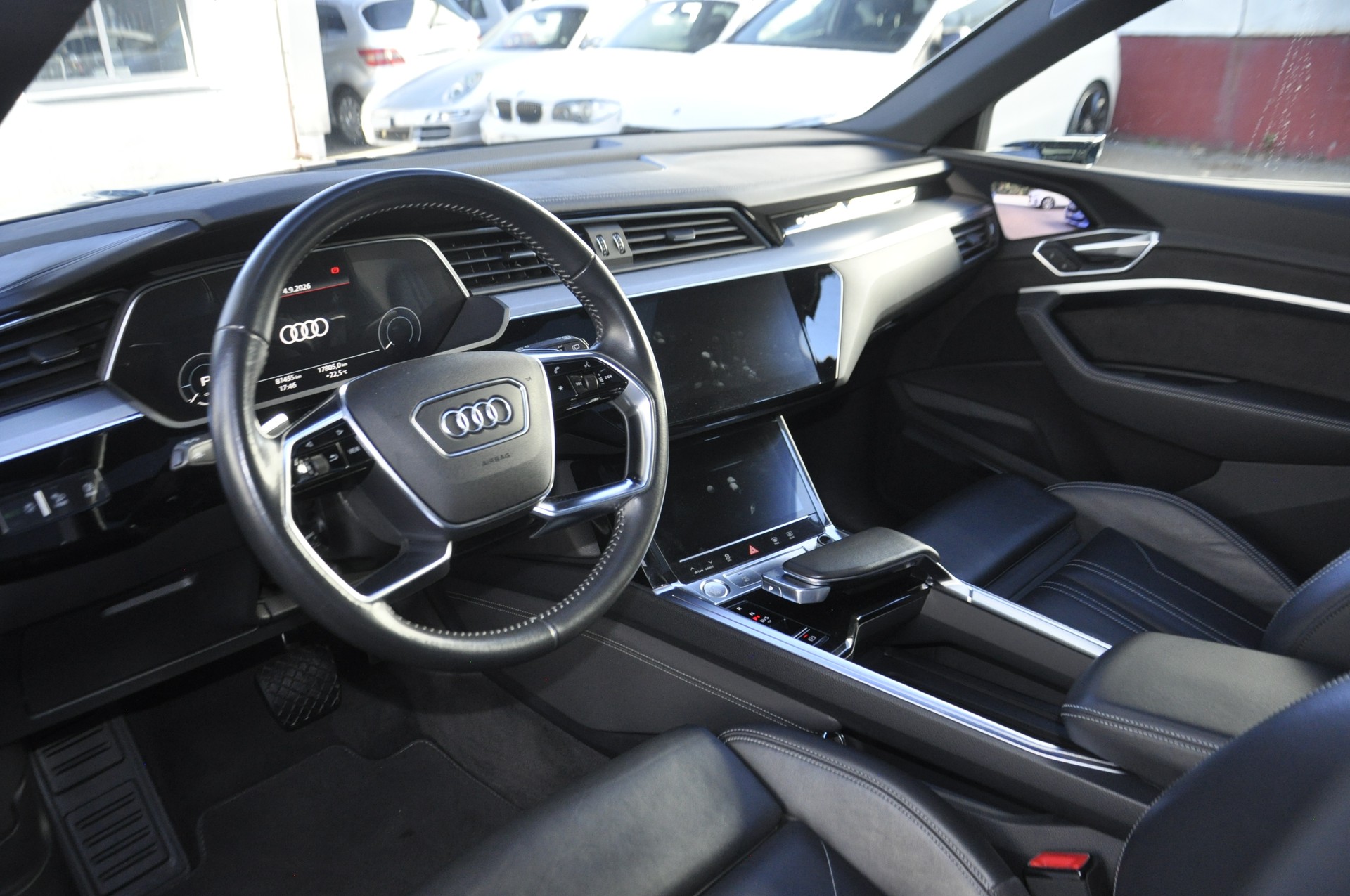 AUDI e-tron 55 quattro Edition One-image-5