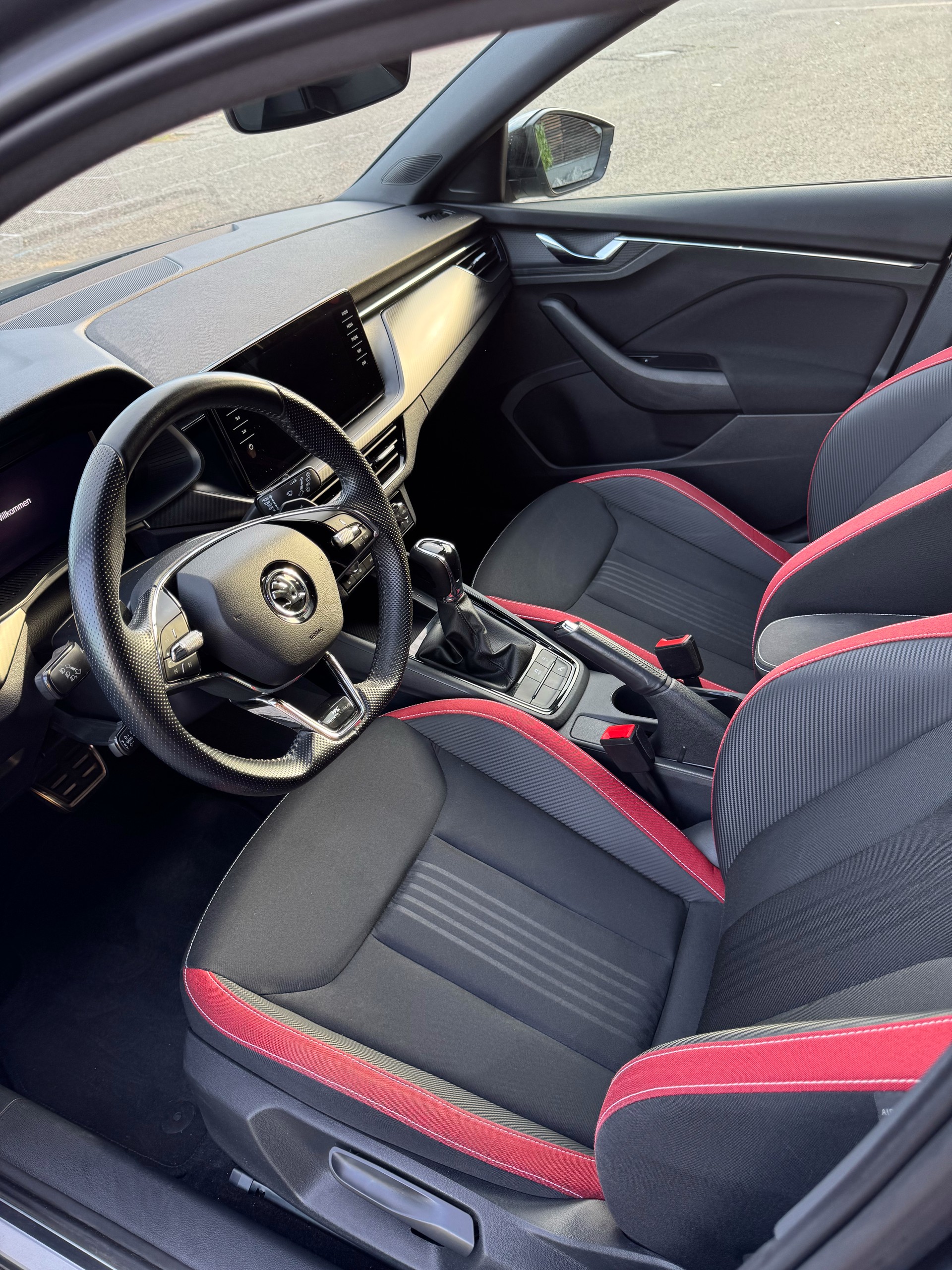 SKODA 1.5 TSI Monte Carlo DSG-image-3