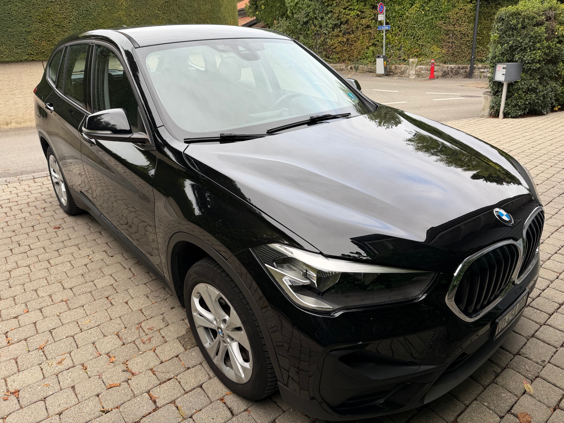 BMW 25e xDrive-image-1