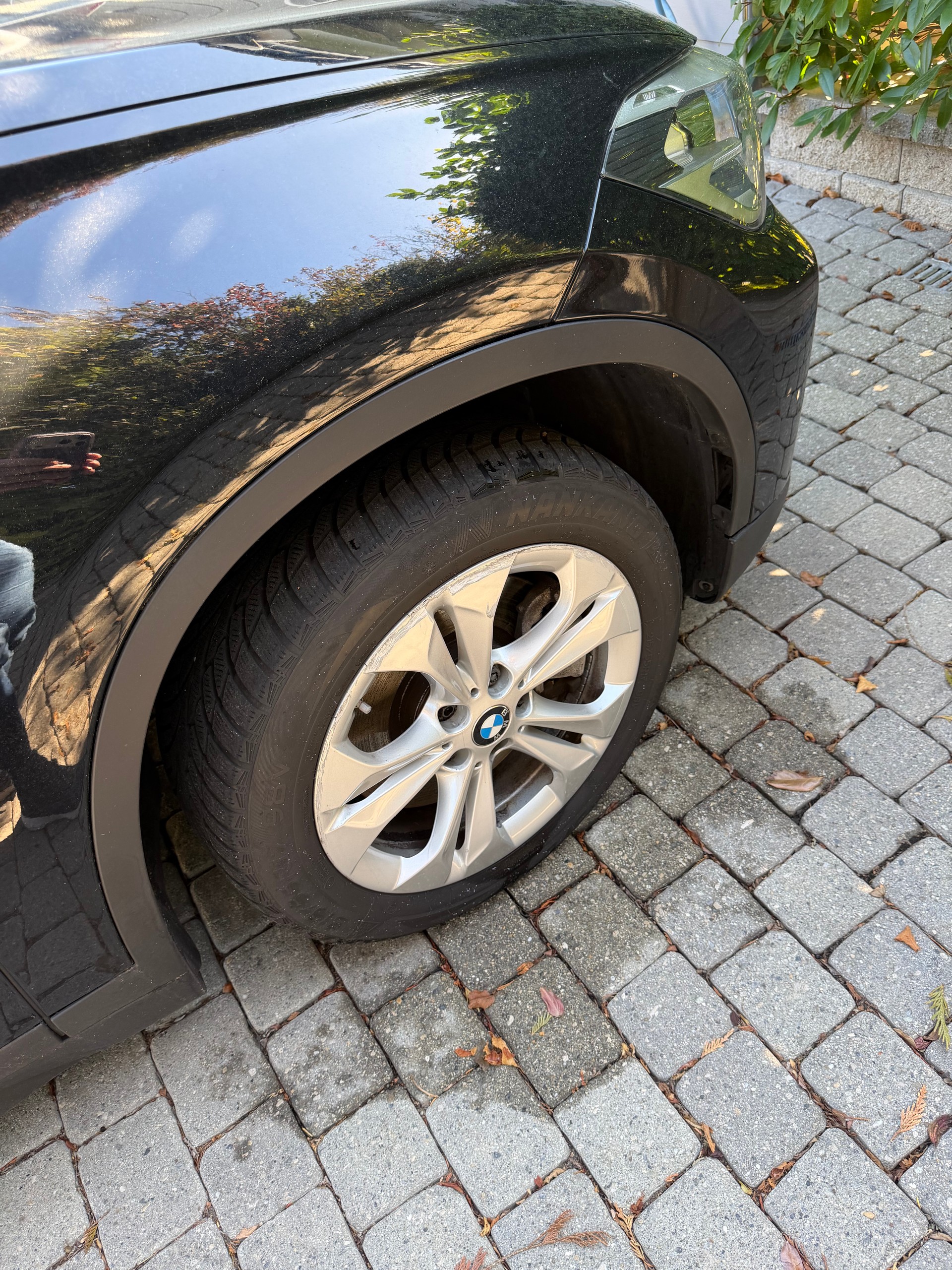 BMW 25e xDrive-image-5