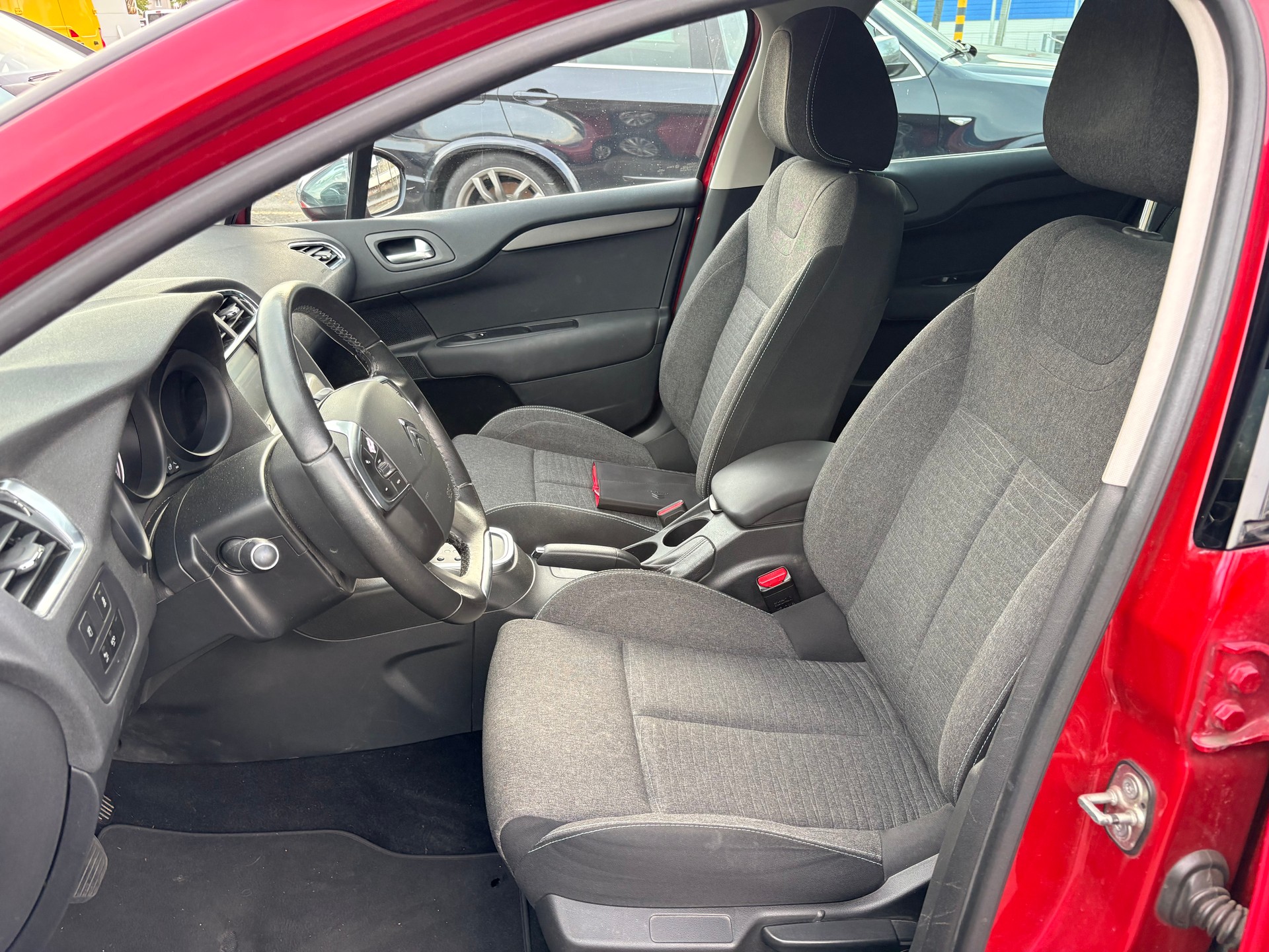 CITROEN C4 1.2 Pure Tech Shine Automatic-image-7