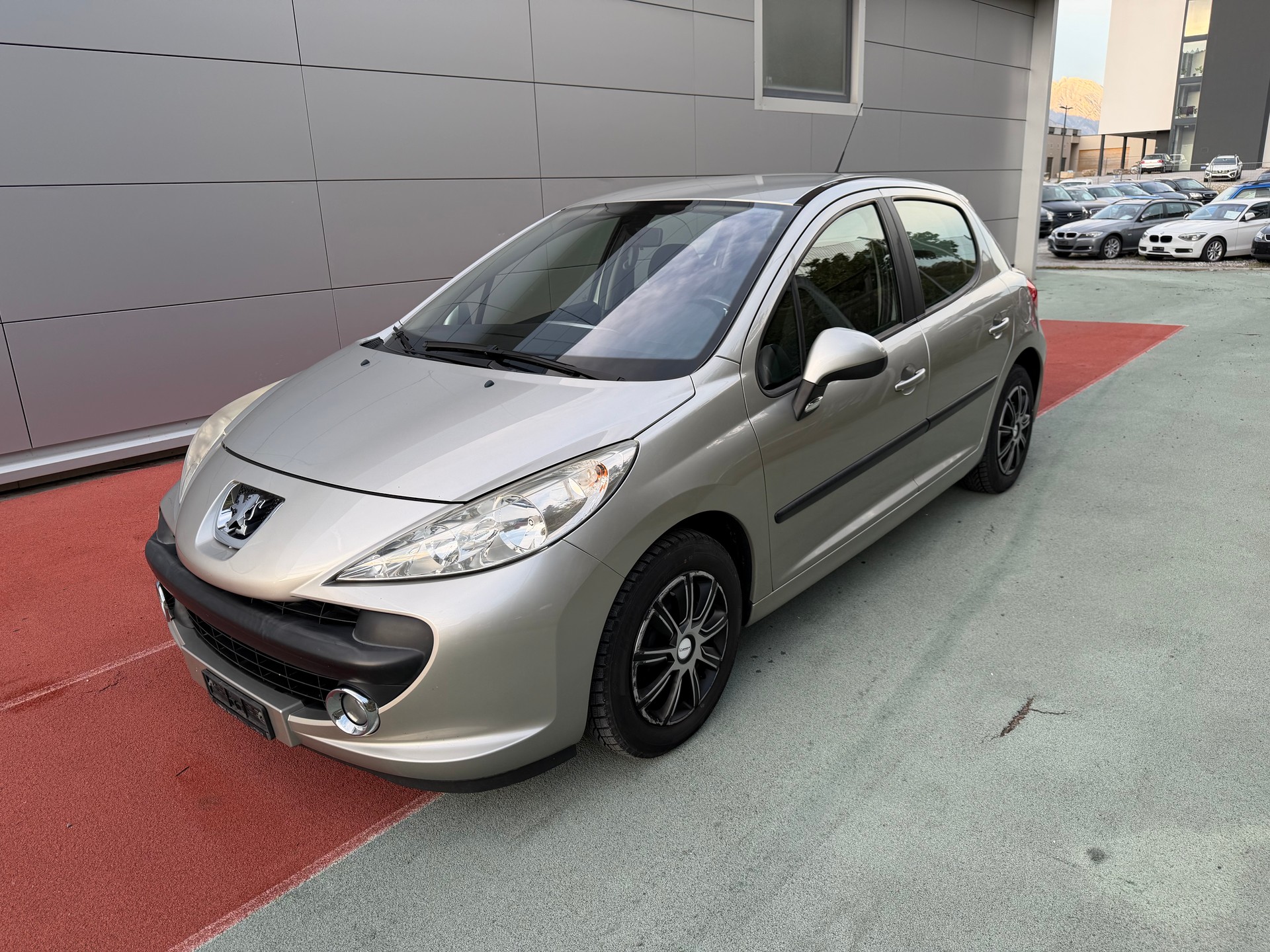 PEUGEOT 207 1.4 16V Look-image-0