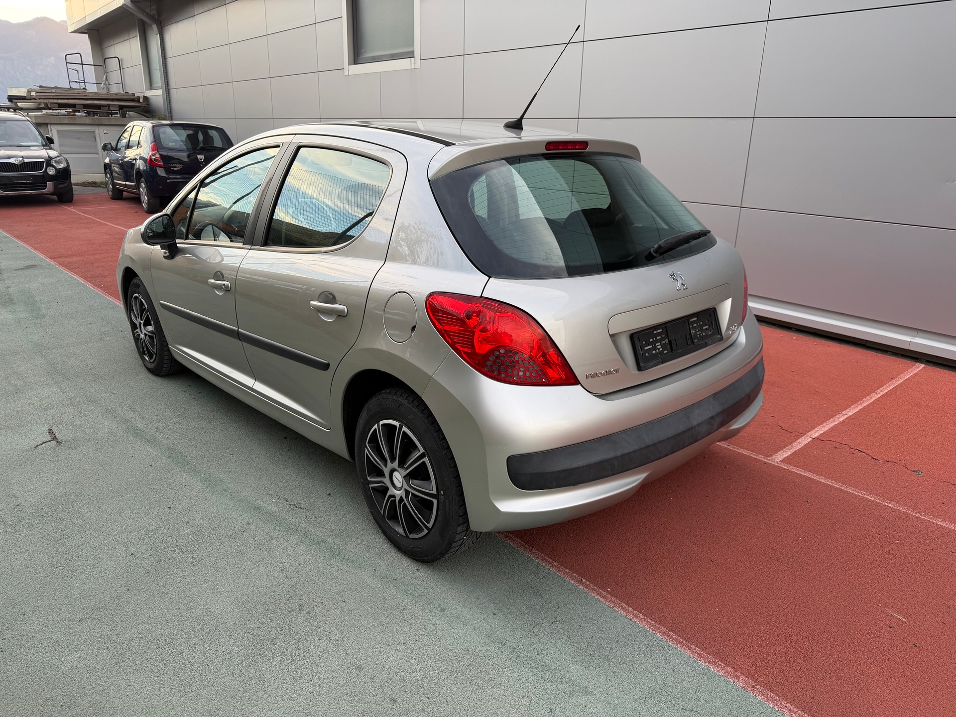 PEUGEOT 207 1.4 16V Look-image-3