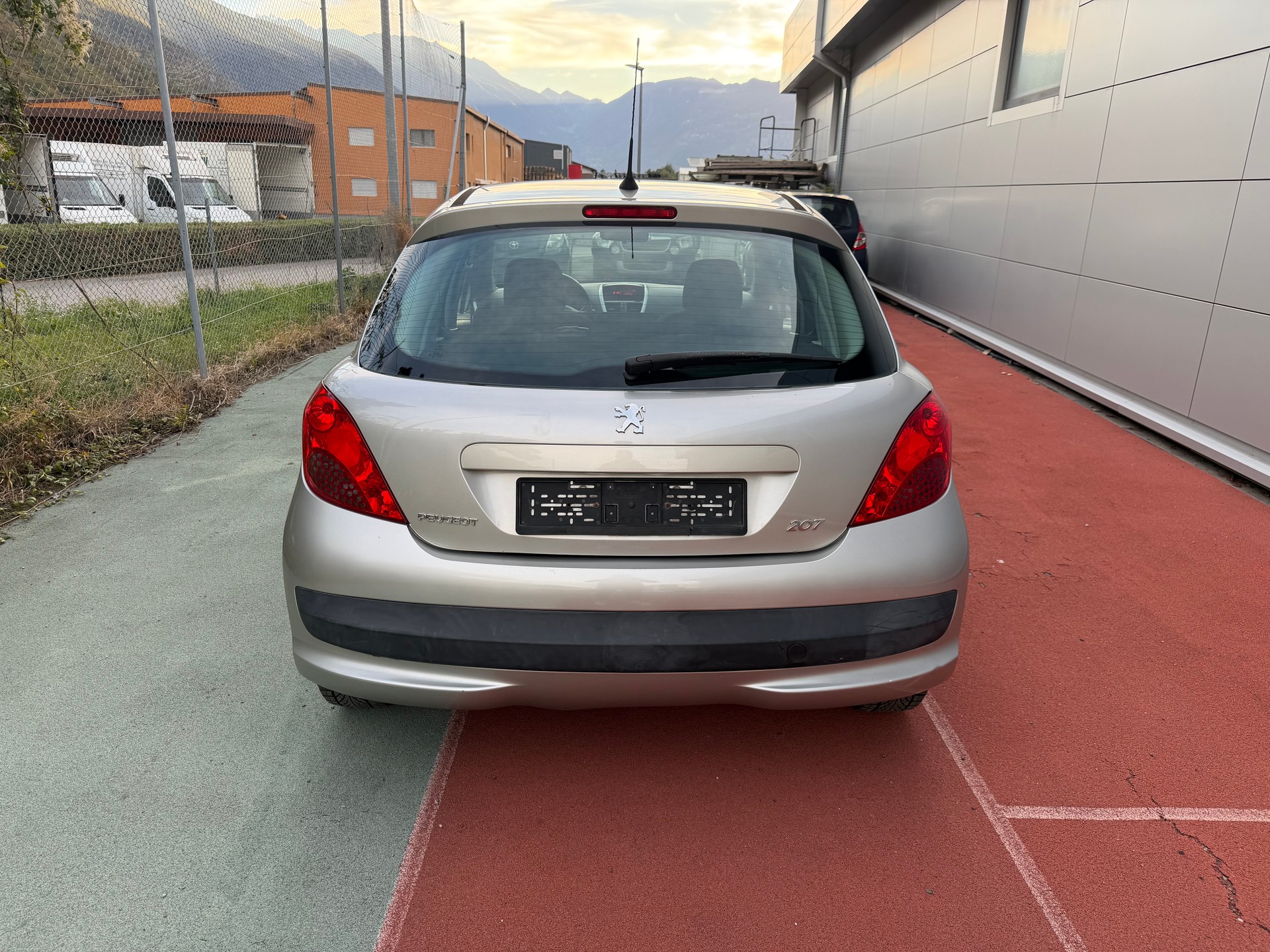 PEUGEOT 207 1.4 16V Look-image-4