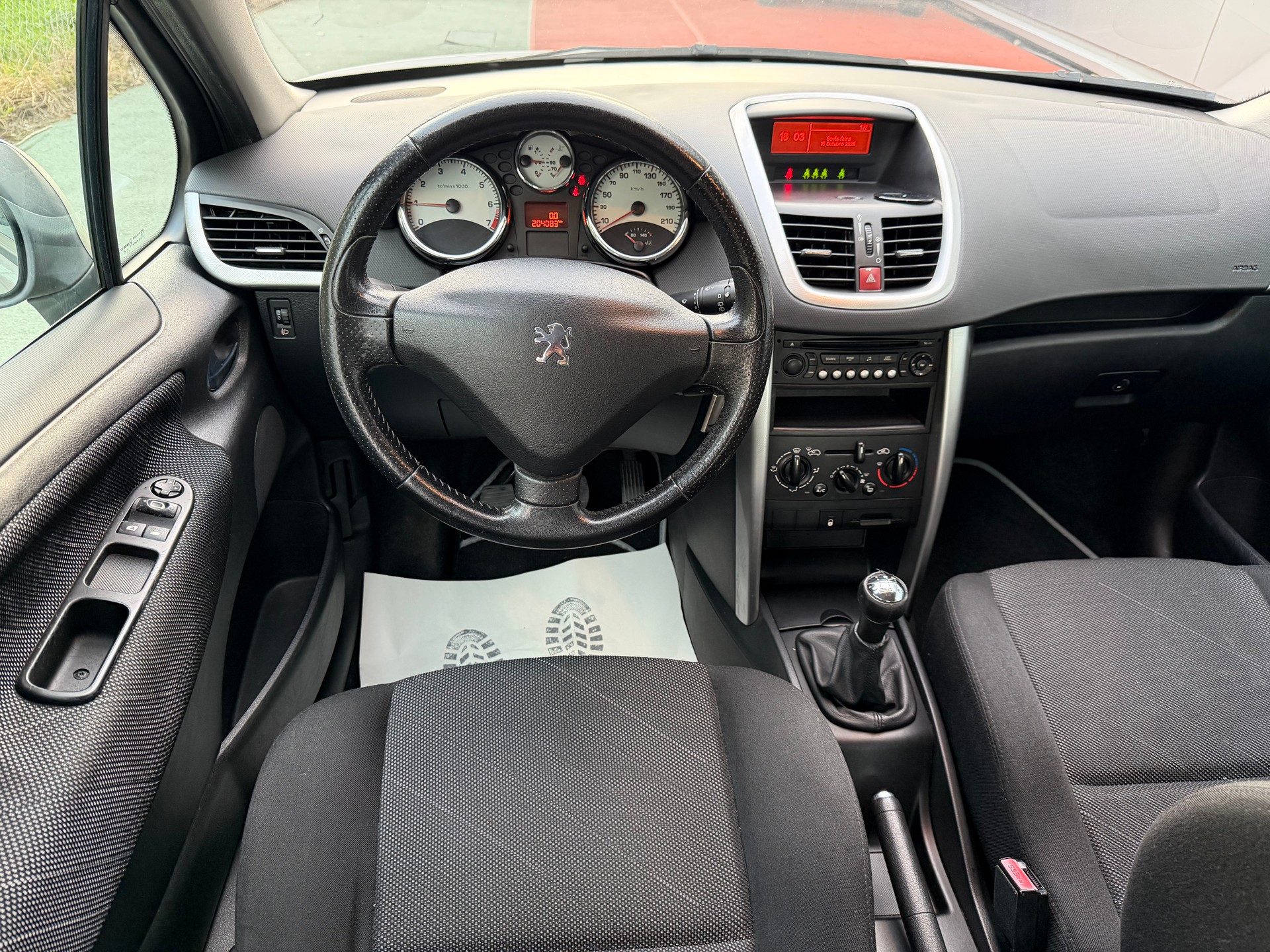 PEUGEOT 207 1.4 16V Look-image-7