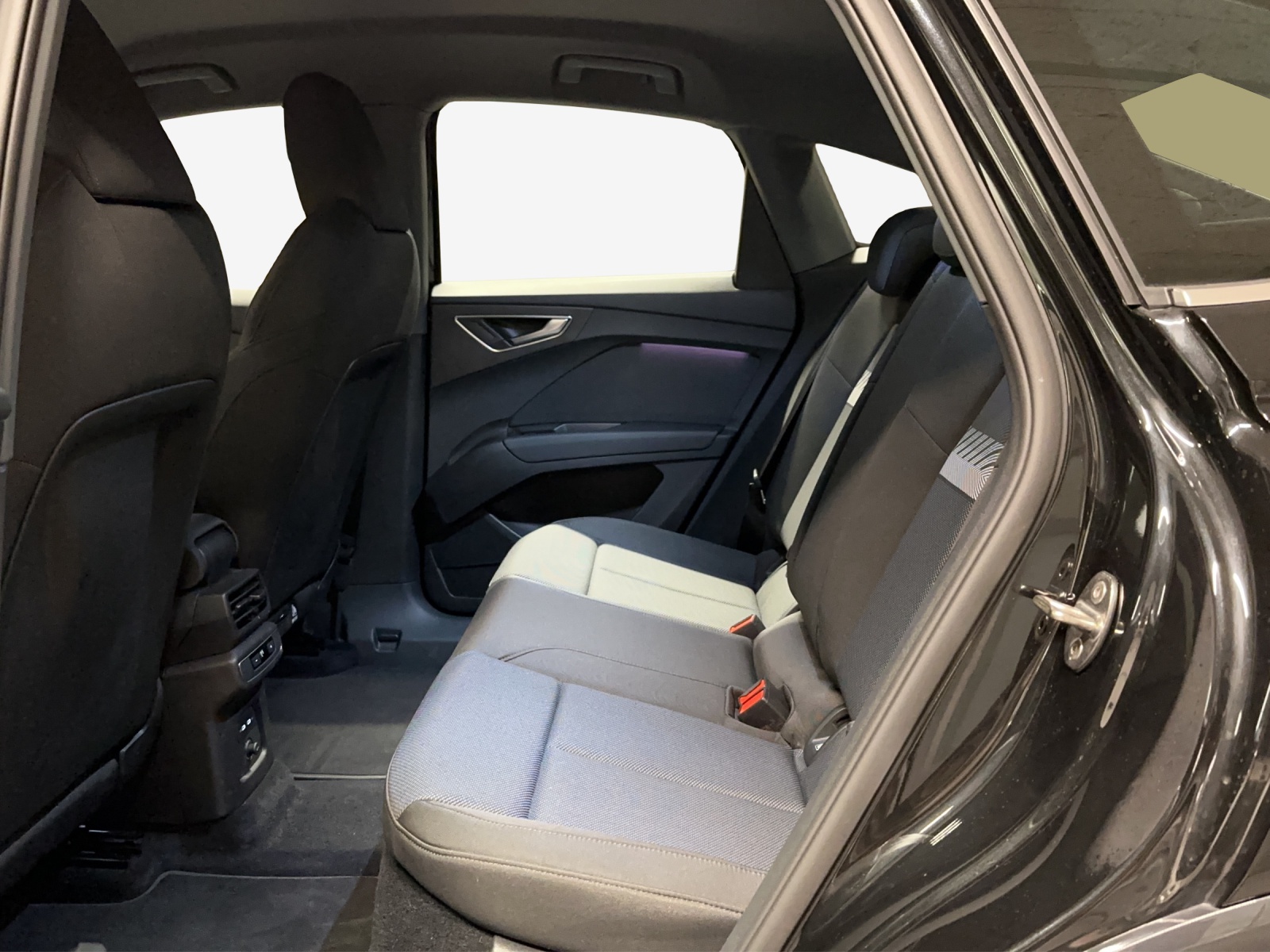 AUDI Q4 Sportback e-tron 50 quattro-image-11
