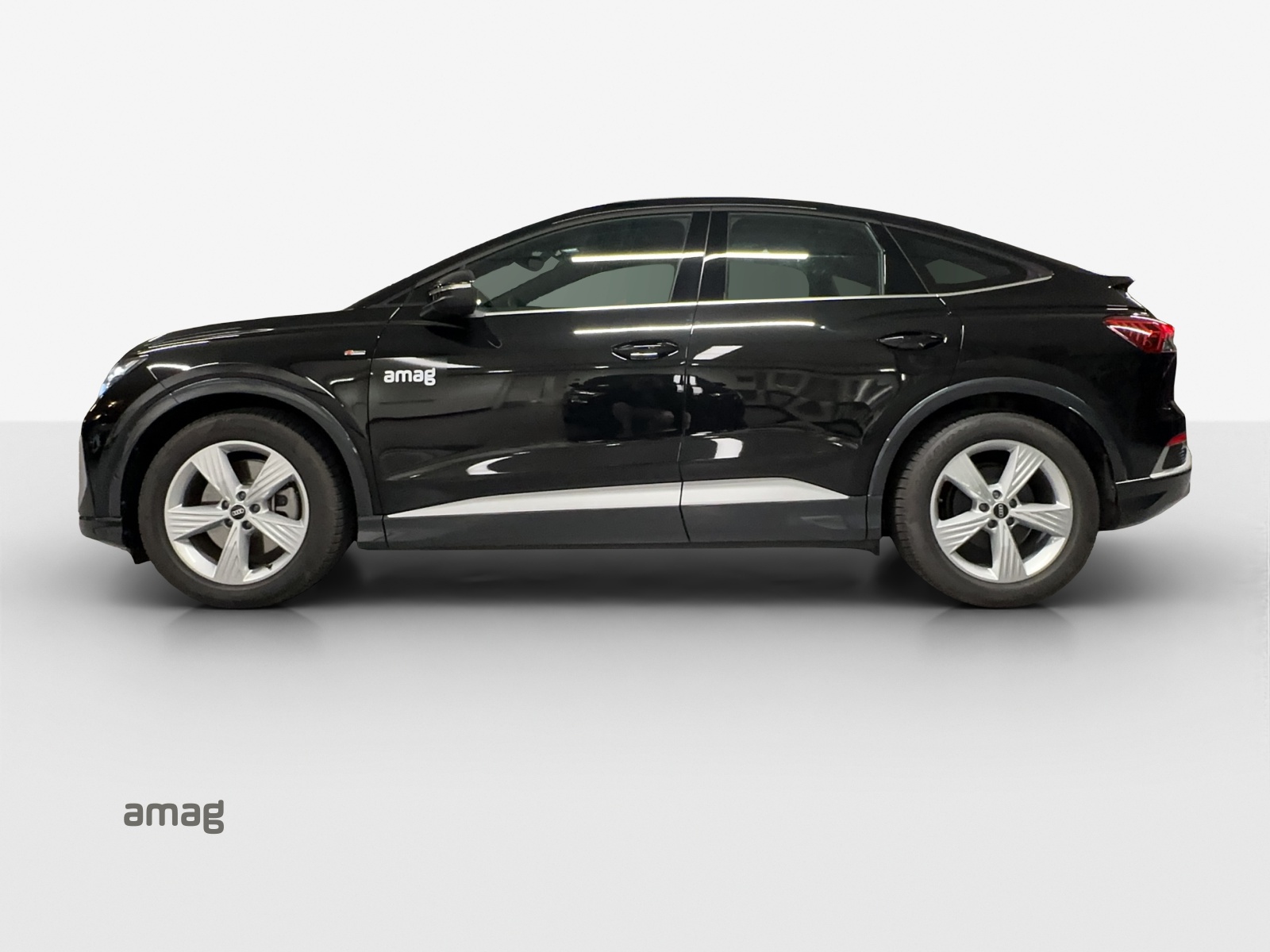 AUDI Q4 Sportback e-tron 50 quattro-image-1