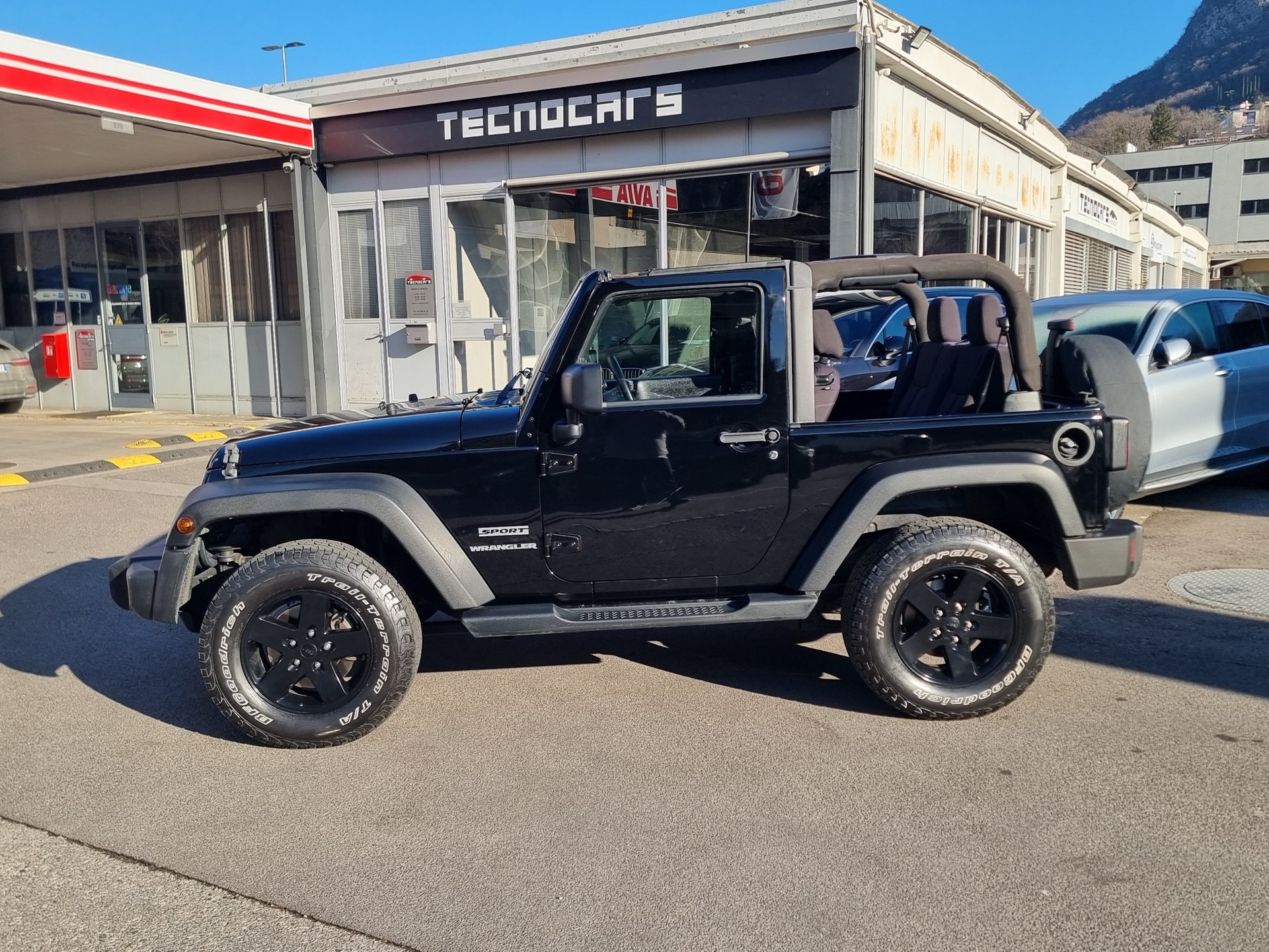 JEEP Wrangler 2.8 CRD Sport-image-0
