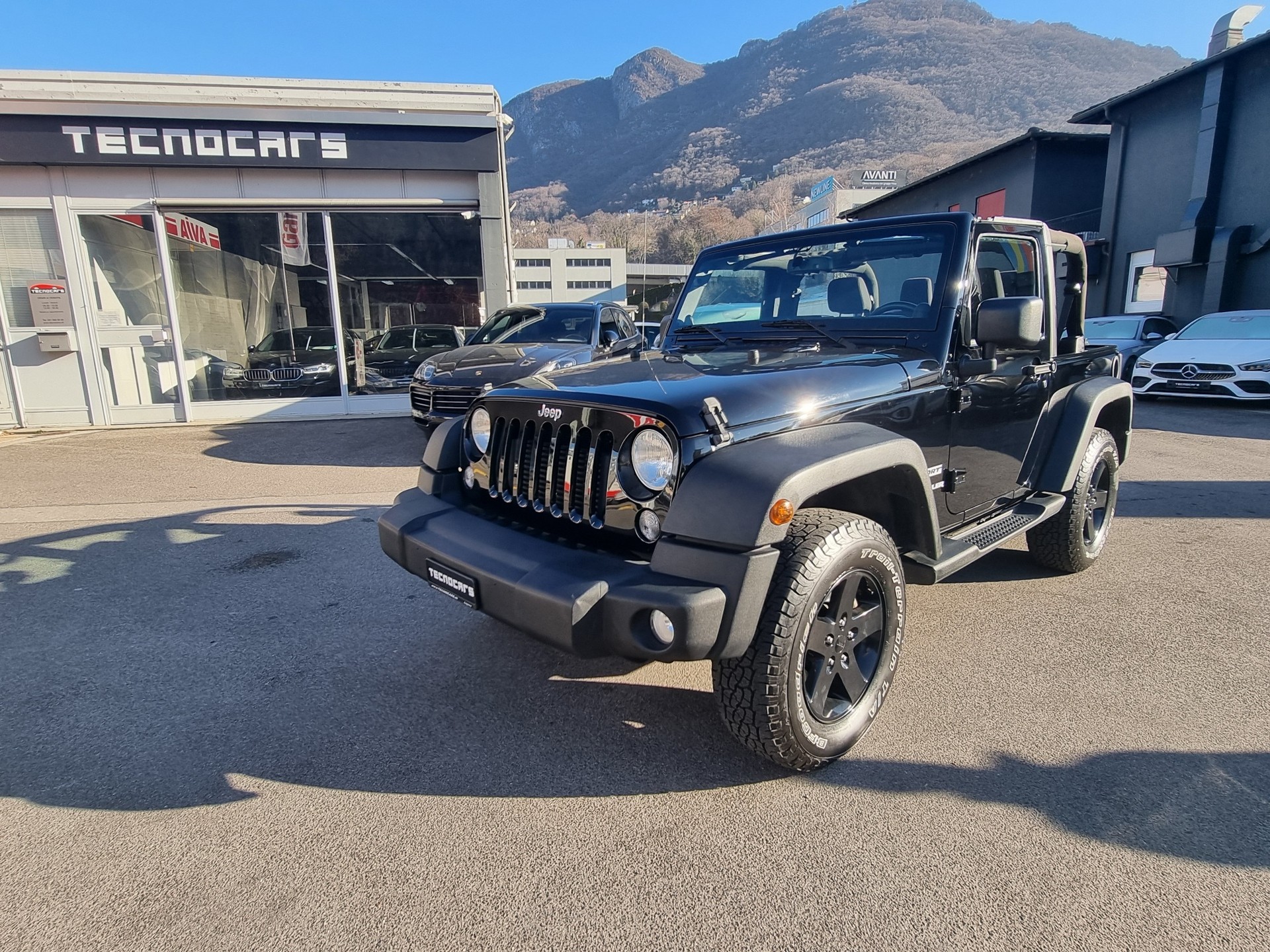 JEEP Wrangler 2.8 CRD Sport-image-18