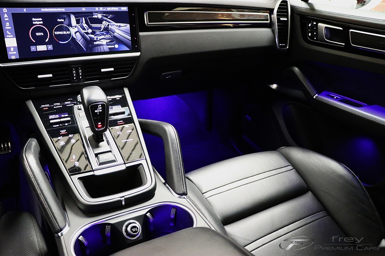 PORSCHE Cayenne Turbo Coupé S E-Hybrid-image-25