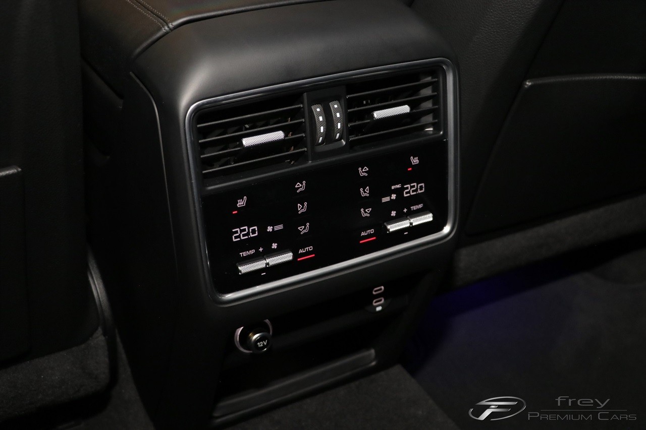 PORSCHE Cayenne Turbo Coupé S E-Hybrid-image-28