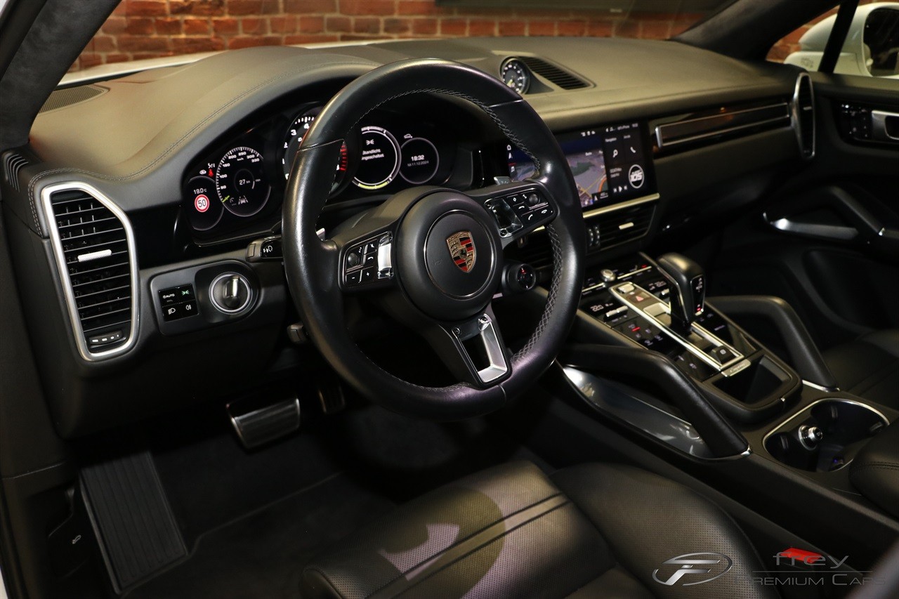 PORSCHE Cayenne Turbo Coupé S E-Hybrid-image-11