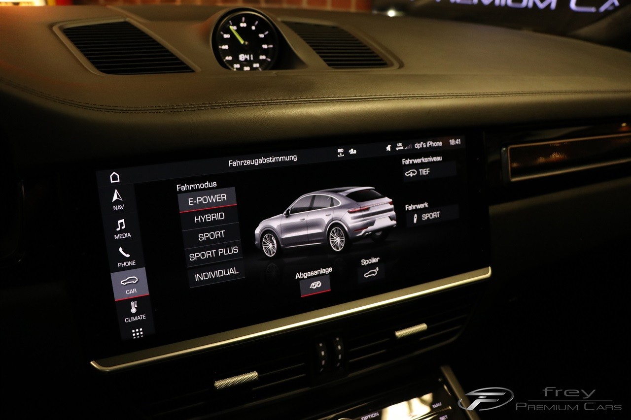 PORSCHE Cayenne Turbo Coupé S E-Hybrid-image-21