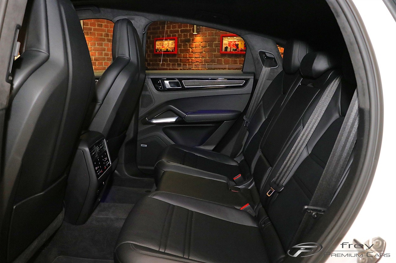 PORSCHE Cayenne Turbo Coupé S E-Hybrid-image-27