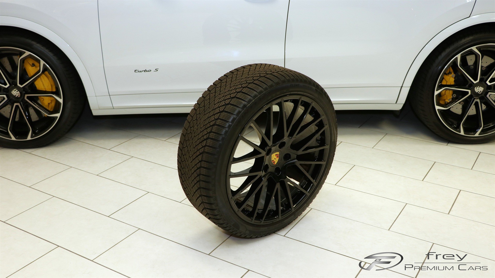 PORSCHE Cayenne Turbo Coupé S E-Hybrid-image-6
