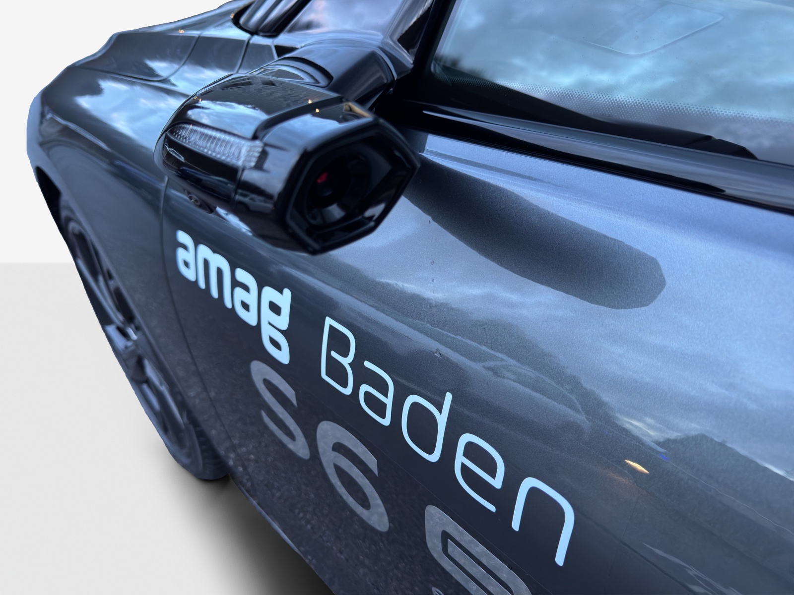 AUDI S6 Avant e-tron quattro-image-13