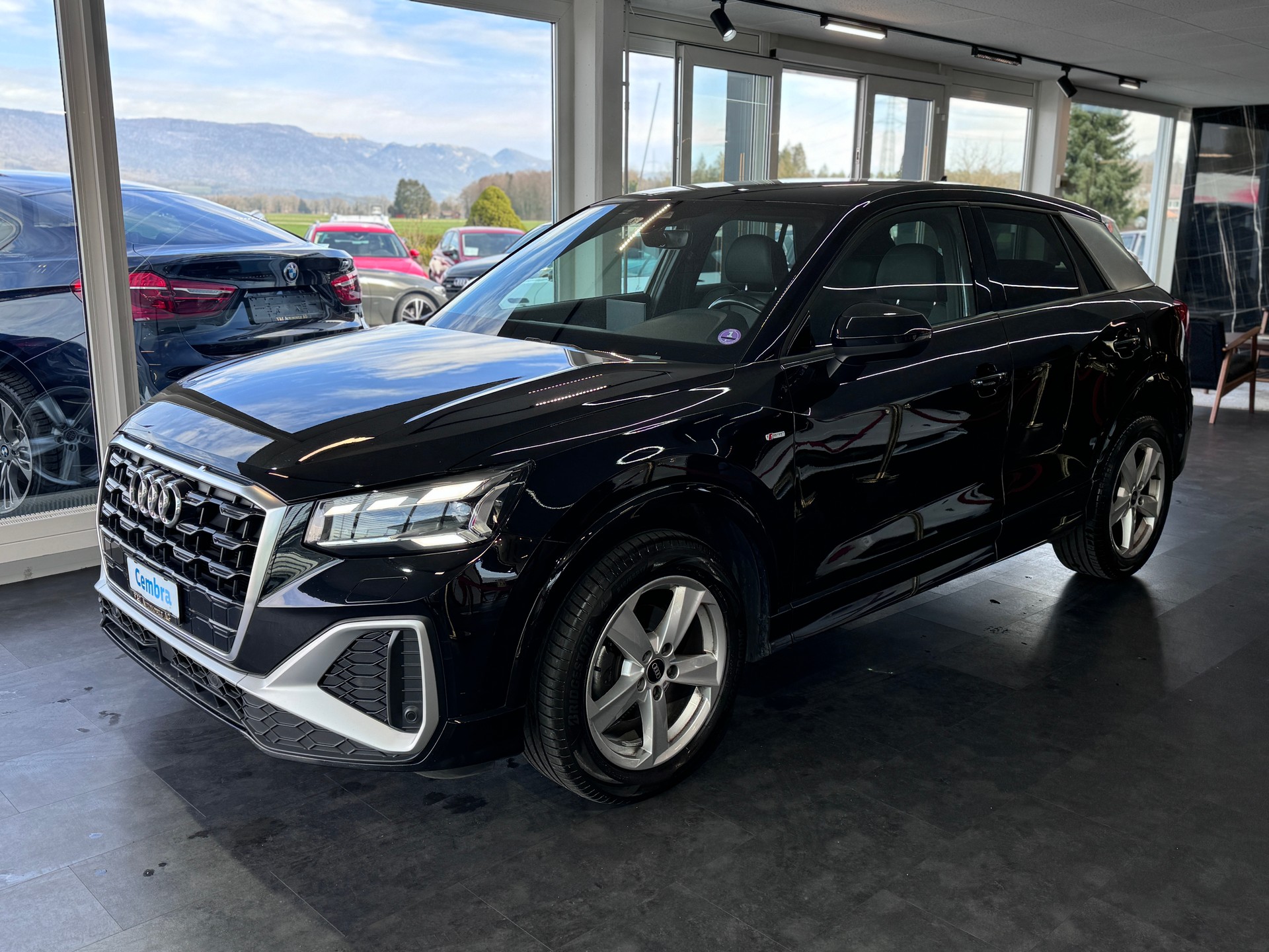 AUDI Q2 35 TFSI S line S-tronic-image-2