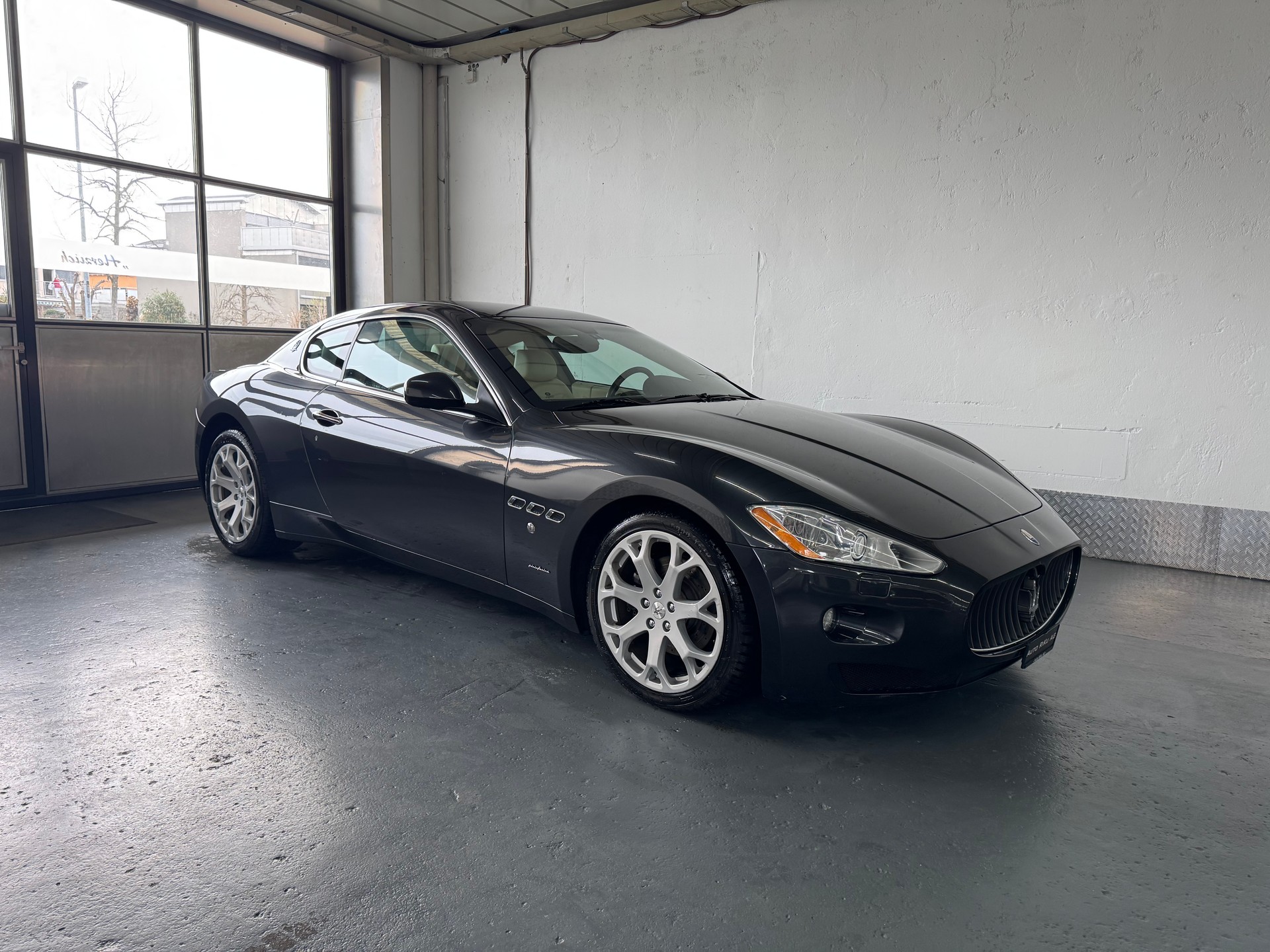 MASERATI GranTurismo Automatica-image-1