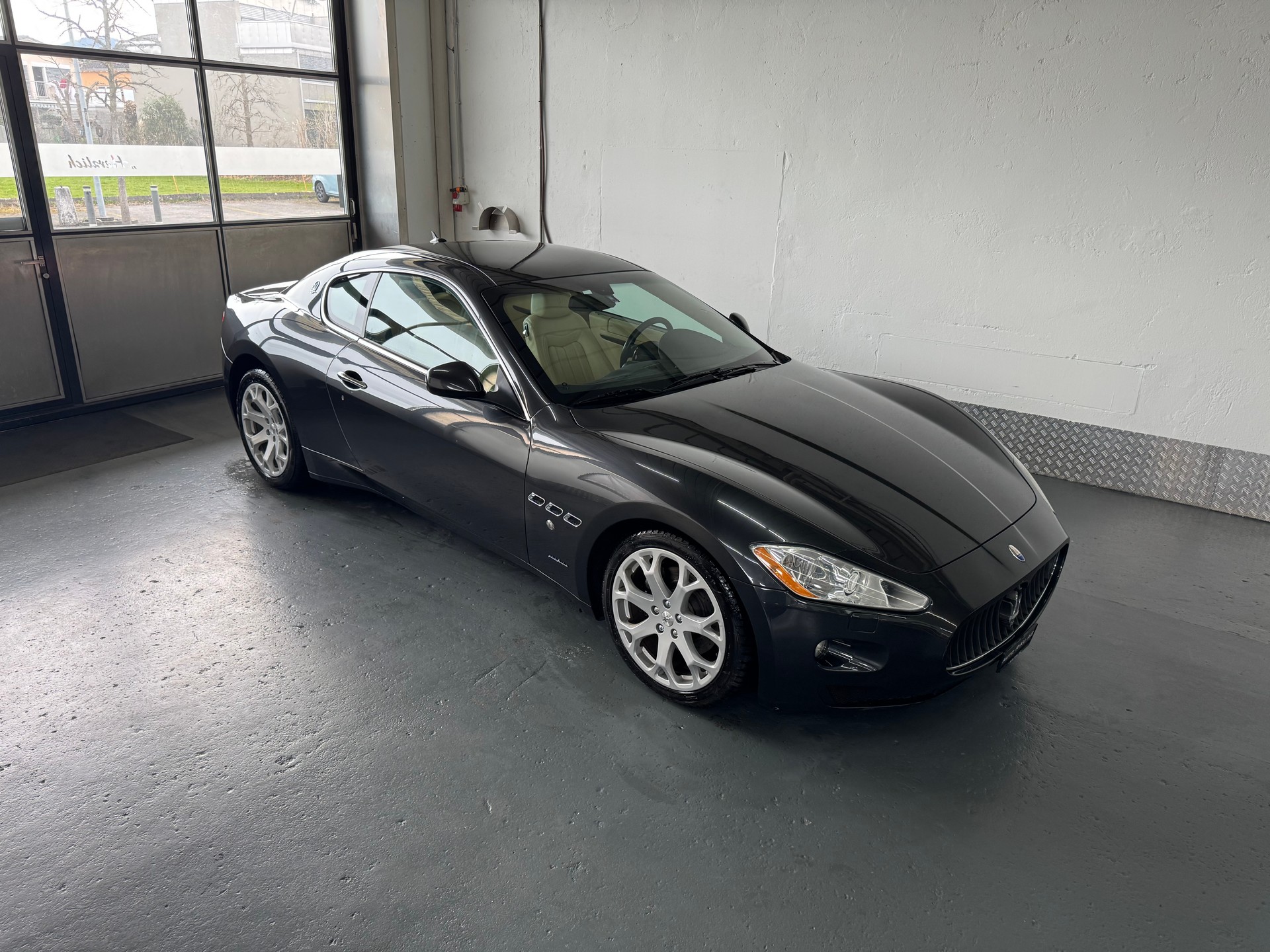 MASERATI GranTurismo Automatica-image-0