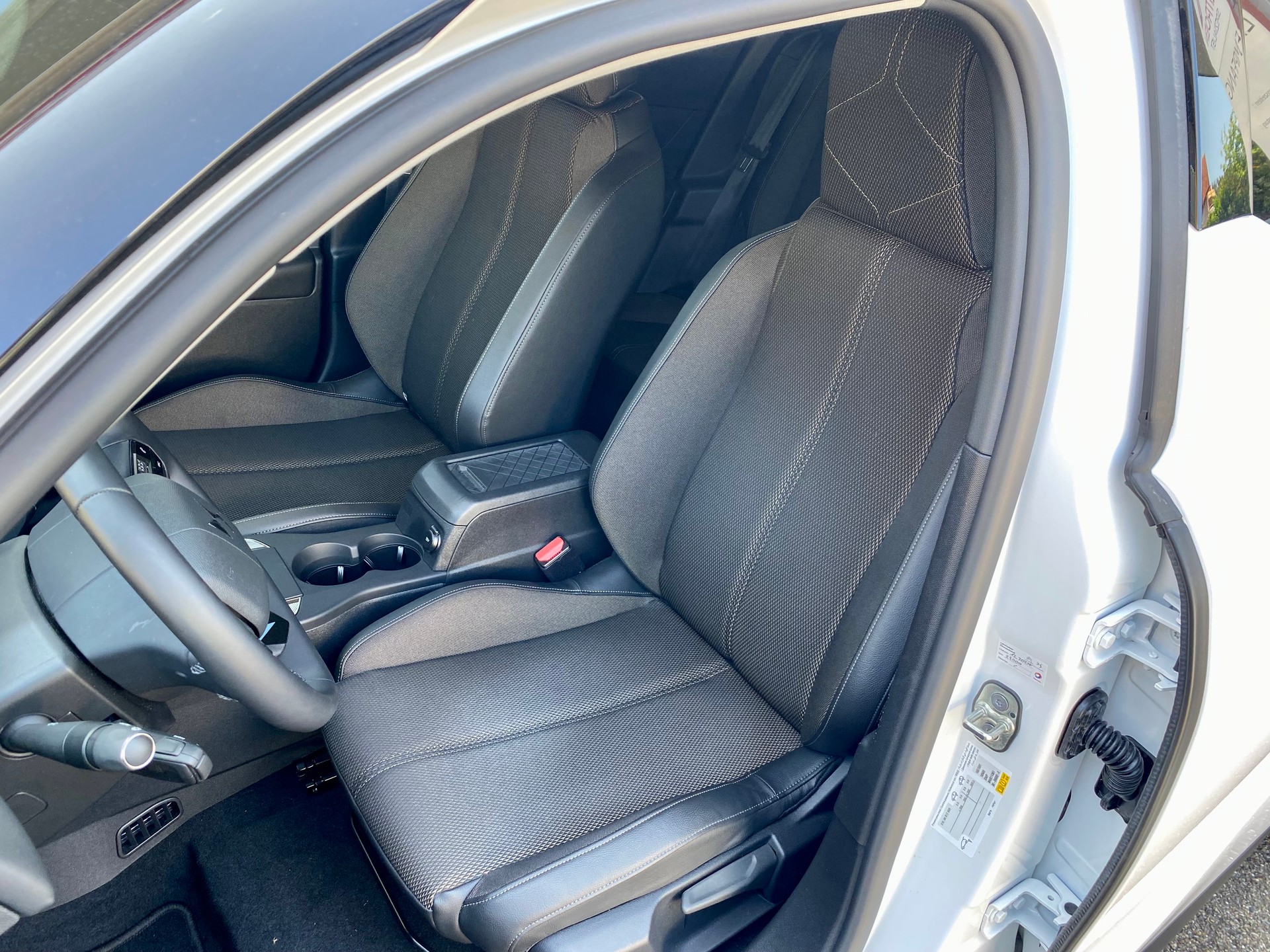 DS AUTOMOBILES DS 3 Crossback E-Tense 136 Bastille-image-3