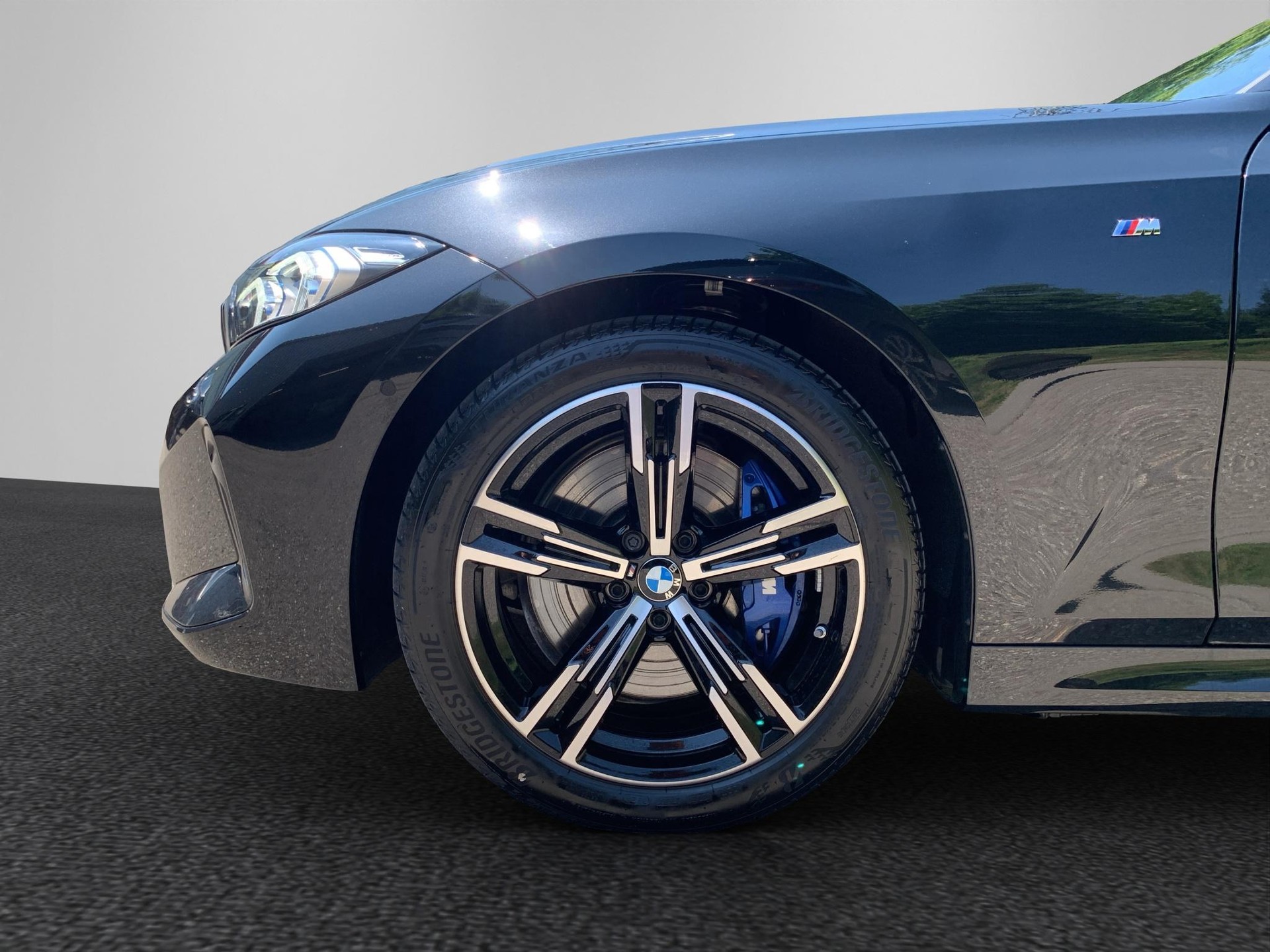 BMW 330d xDrive 48V Touring Steptronic M Sport-image-9
