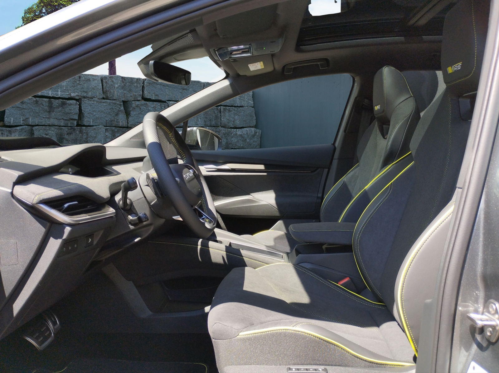 SKODA Enyaq 4x4 RS-image-6