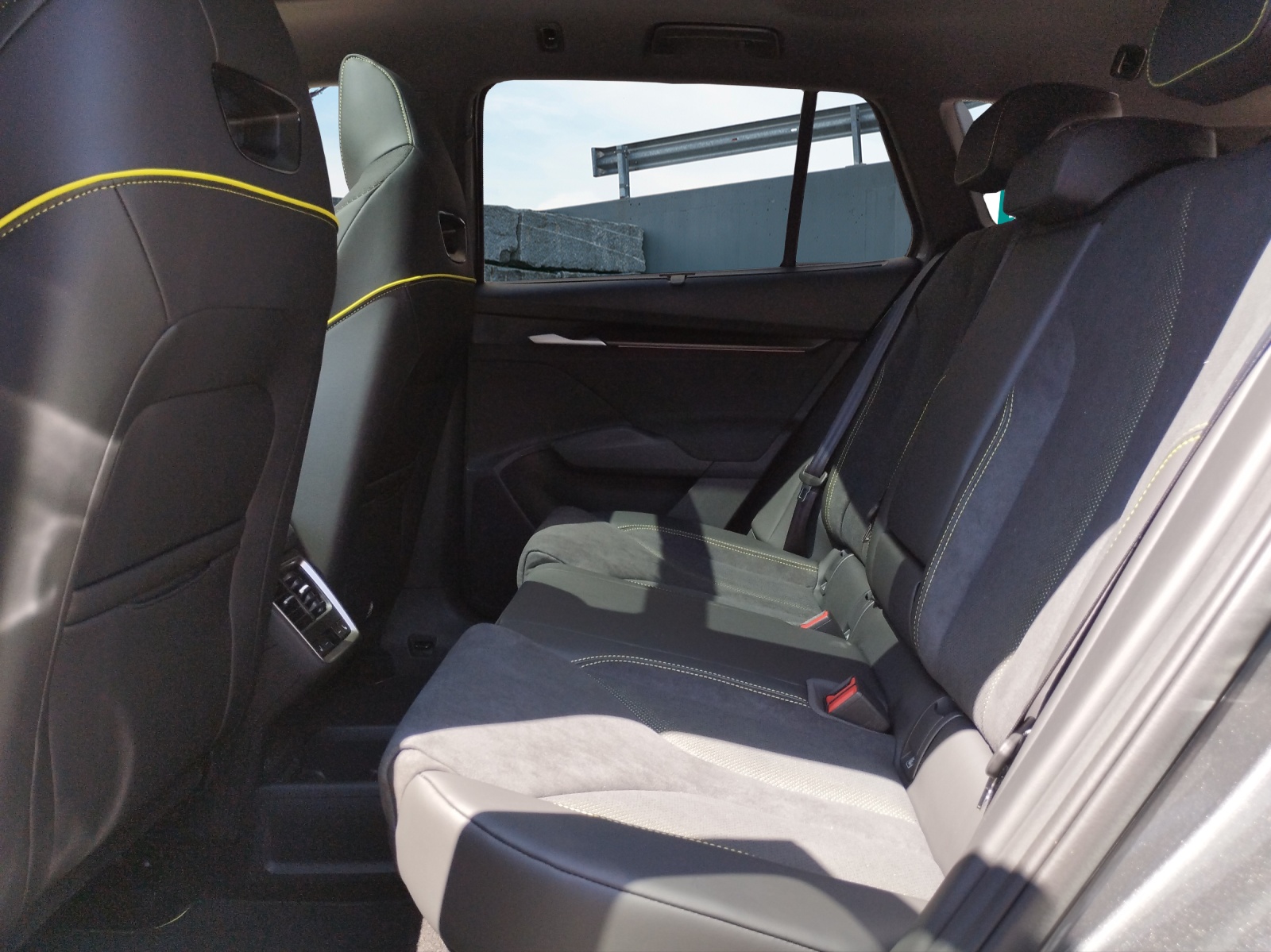 SKODA Enyaq 4x4 RS-image-7