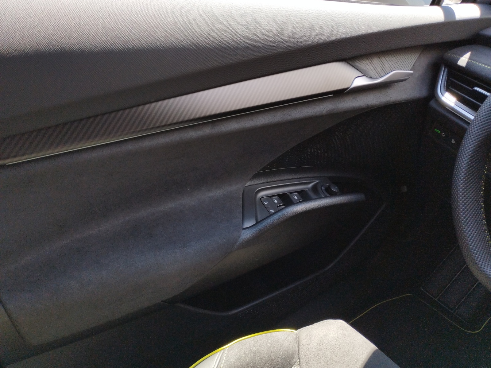 SKODA Enyaq 4x4 RS-image-12