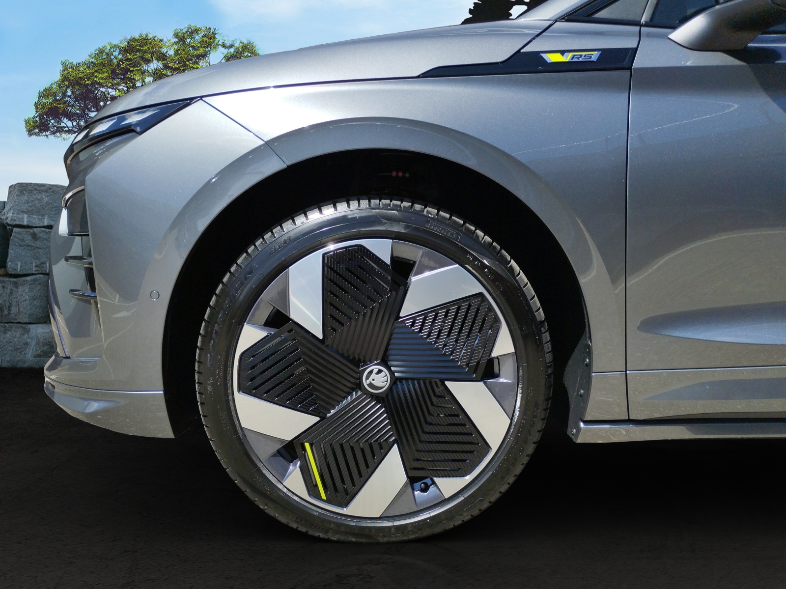 SKODA Enyaq 4x4 RS-image-13
