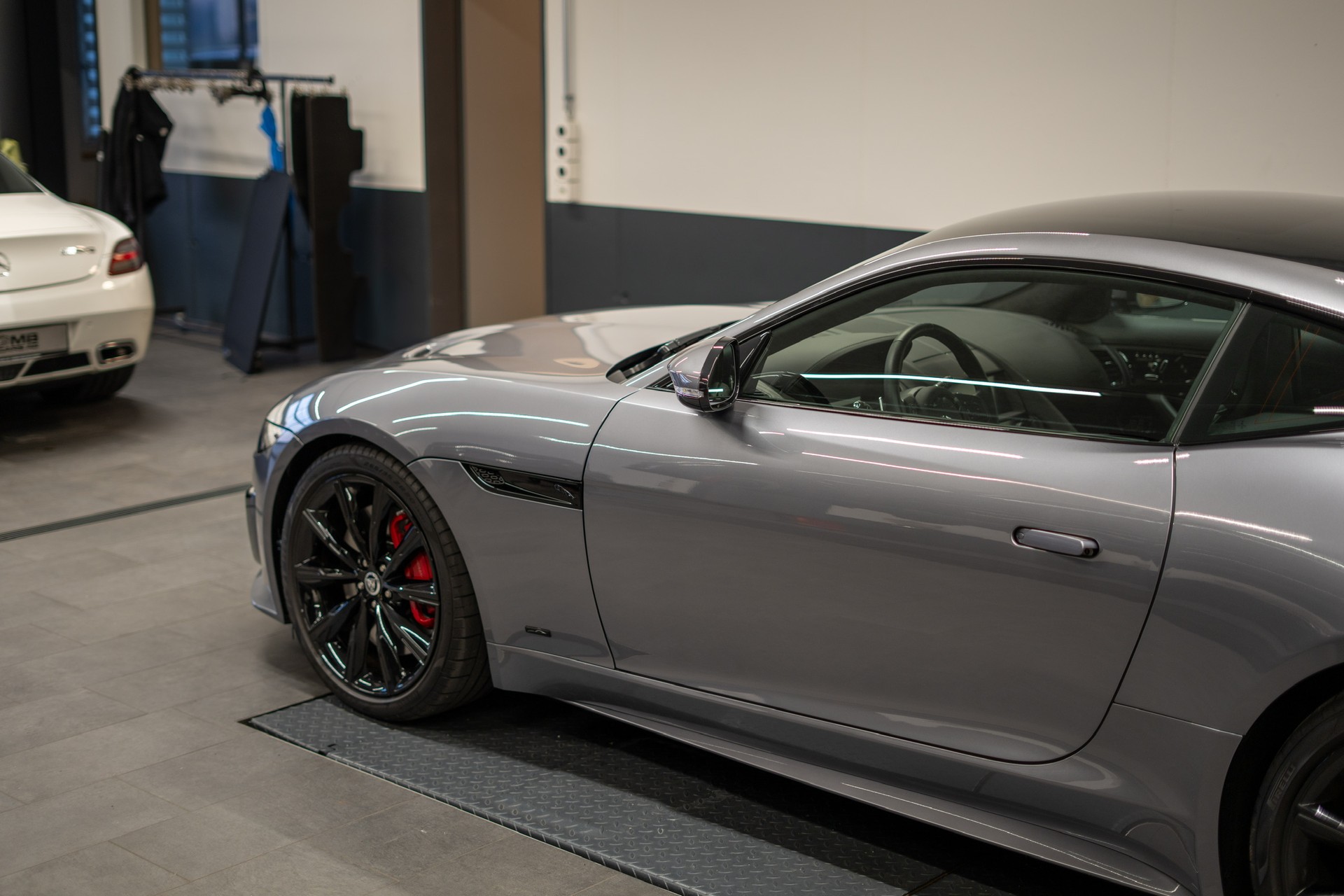 JAGUAR F-Type Coupé 5.0 V8 Last Edition R75 Automatik AWD-image-26