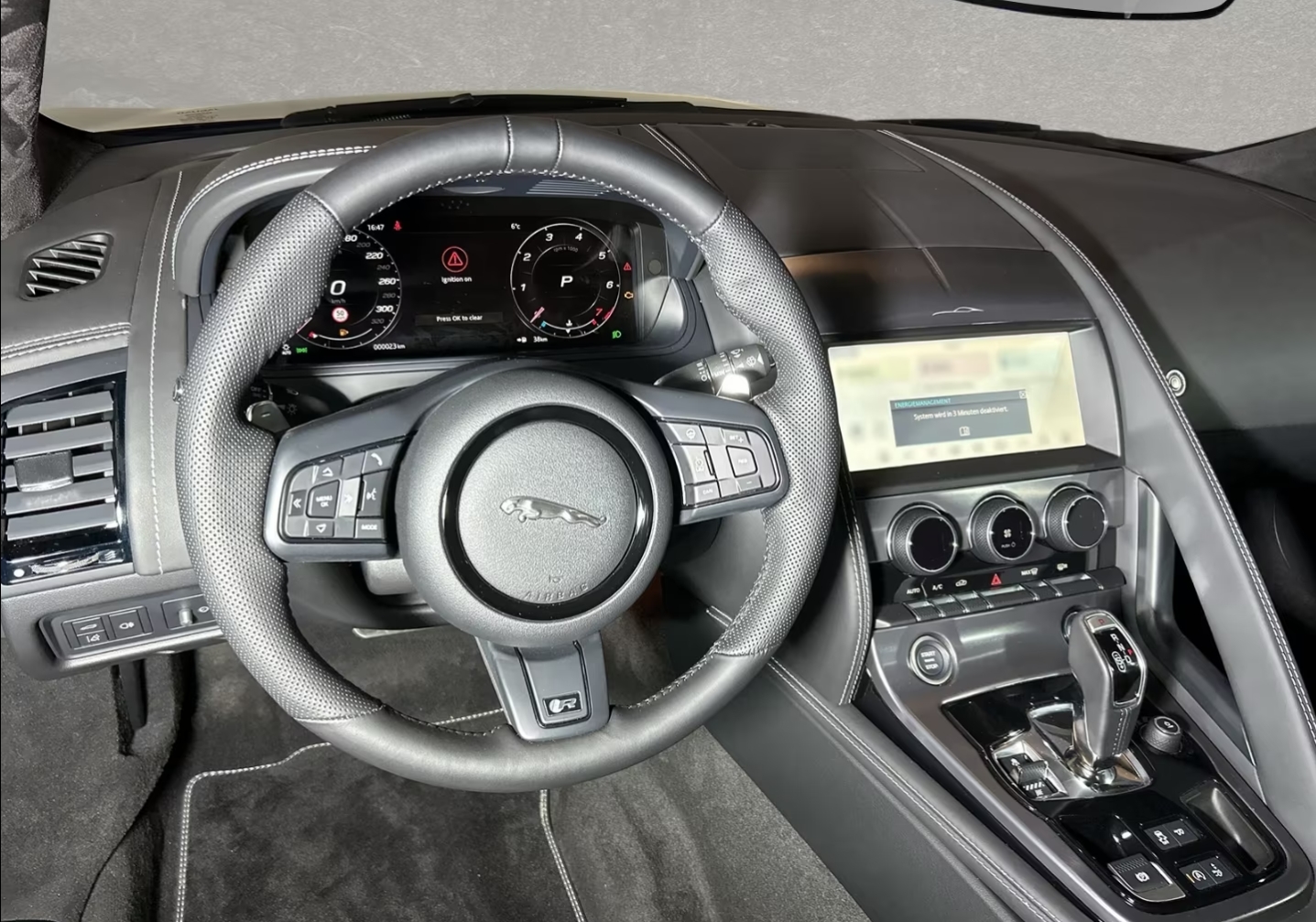 JAGUAR F-Type Coupé 5.0 V8 Last Edition R75 AWD-image-10