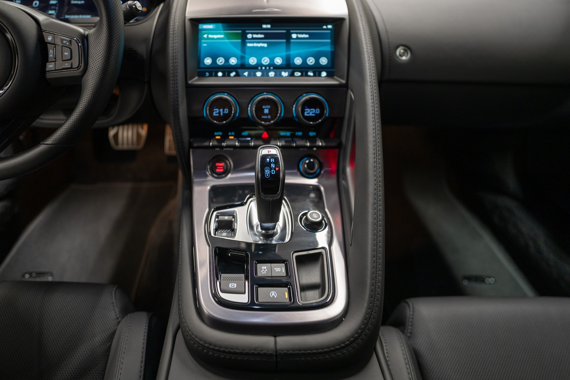JAGUAR F-Type Coupé 5.0 V8 Last Edition R75 Automatik AWD-image-15