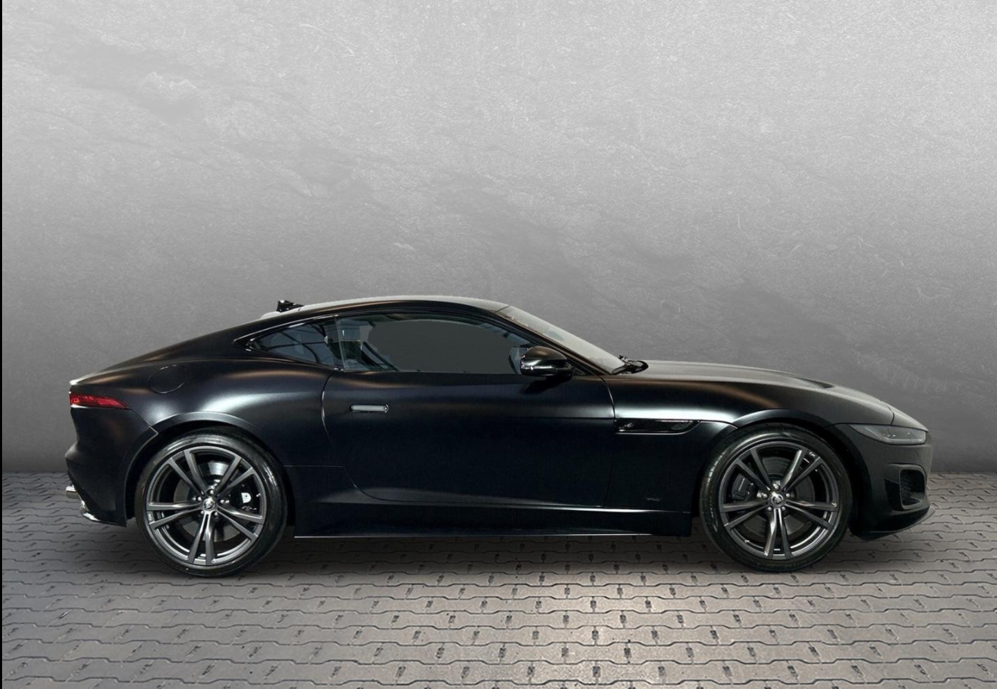 JAGUAR F-Type Coupé 5.0 V8 Last Edition R75 AWD-image-2