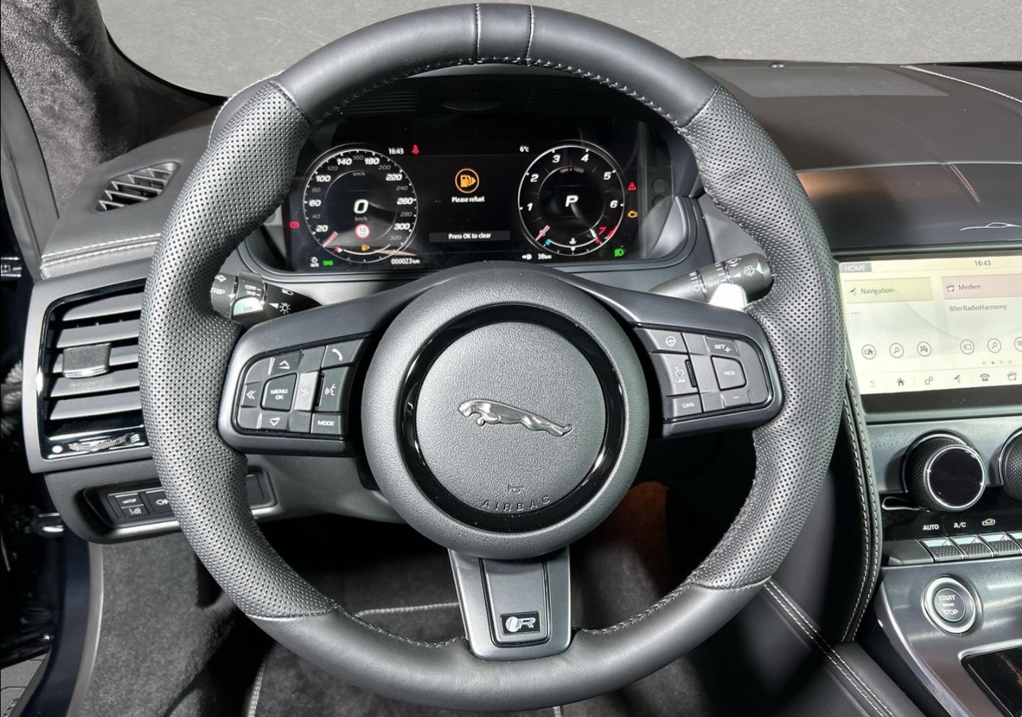 JAGUAR F-Type Coupé 5.0 V8 Last Edition R75 AWD-image-11