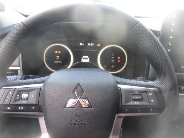 MITSUBISHI Outlander 2.4 PHEV Instyle 4x4-image-8