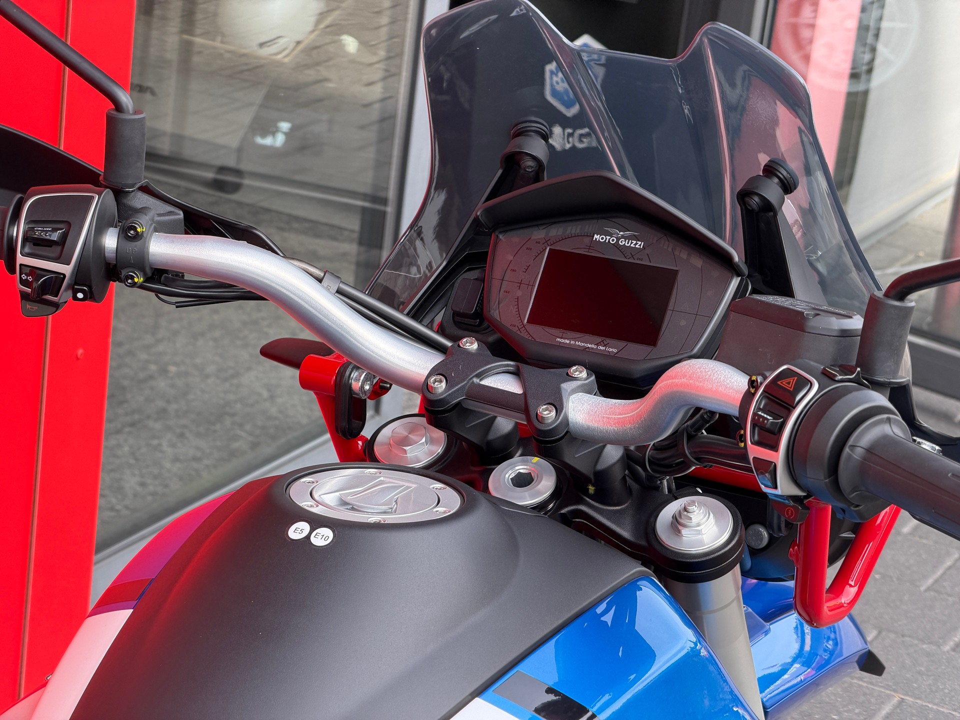 MOTO GUZZI V85 TT (35kW)-image-5