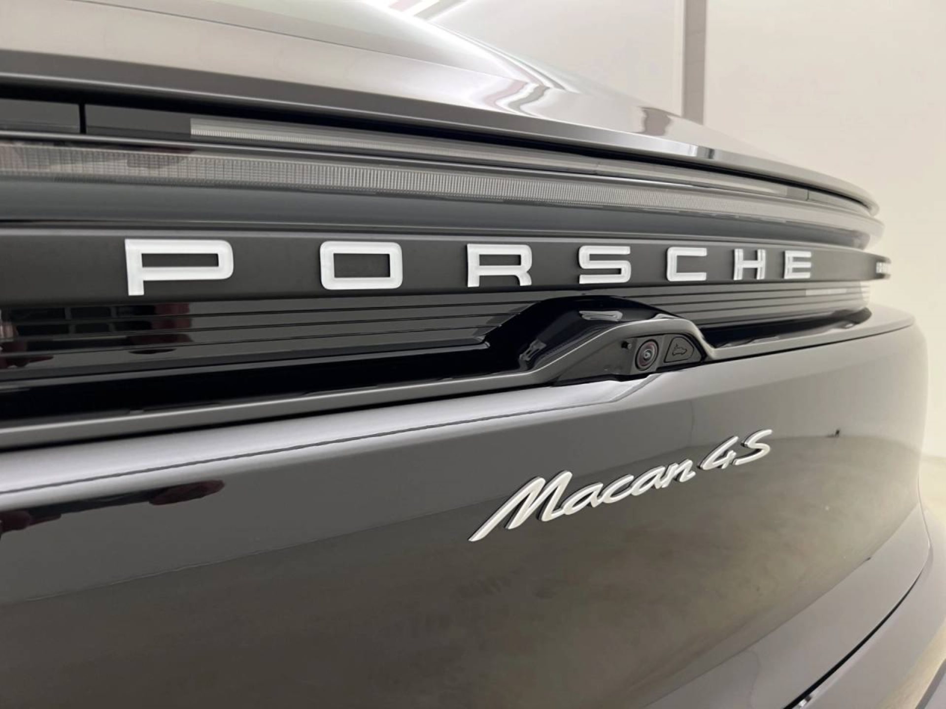 PORSCHE Macan 4S-image-7