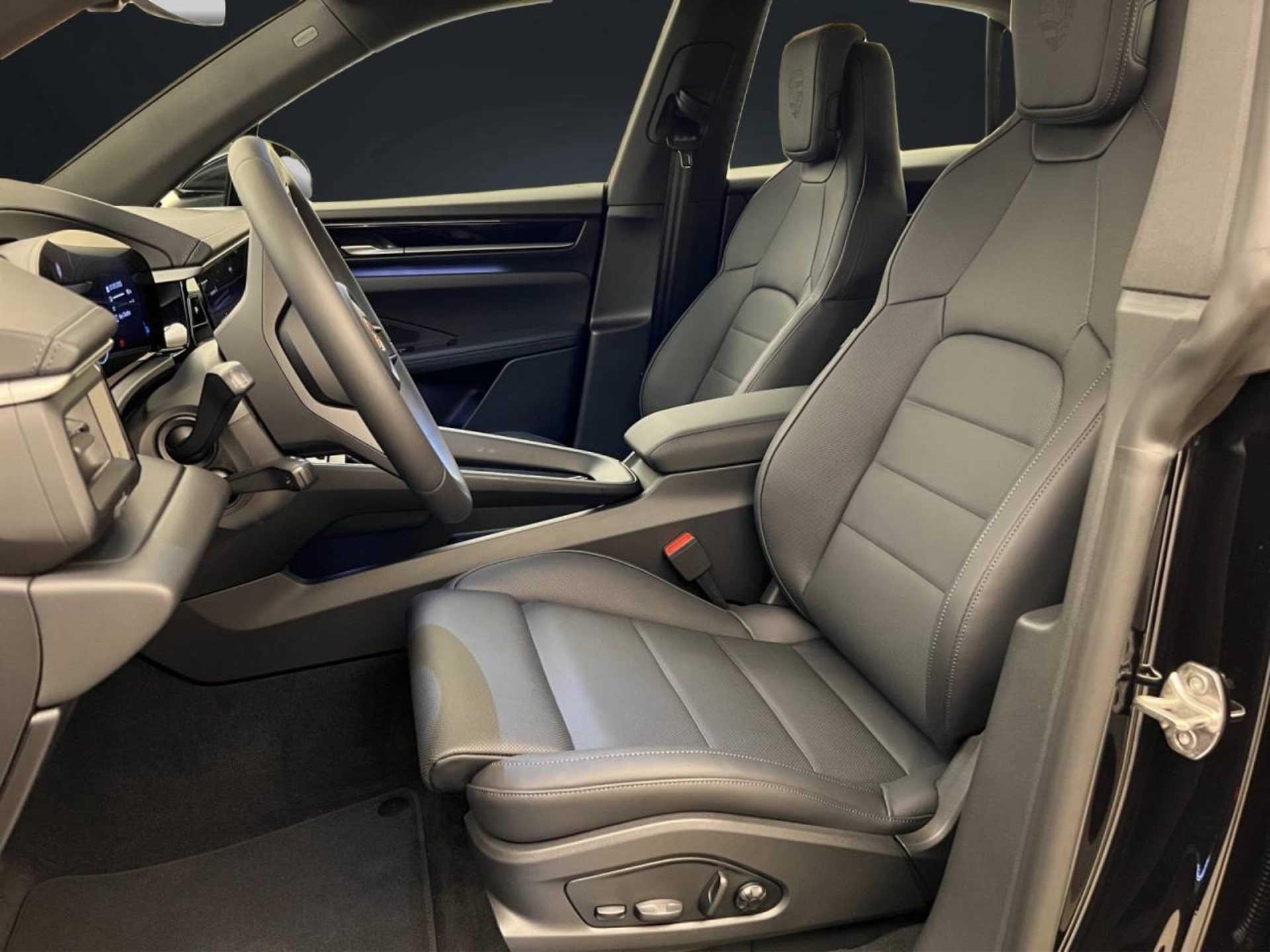 PORSCHE Macan 4S-image-4