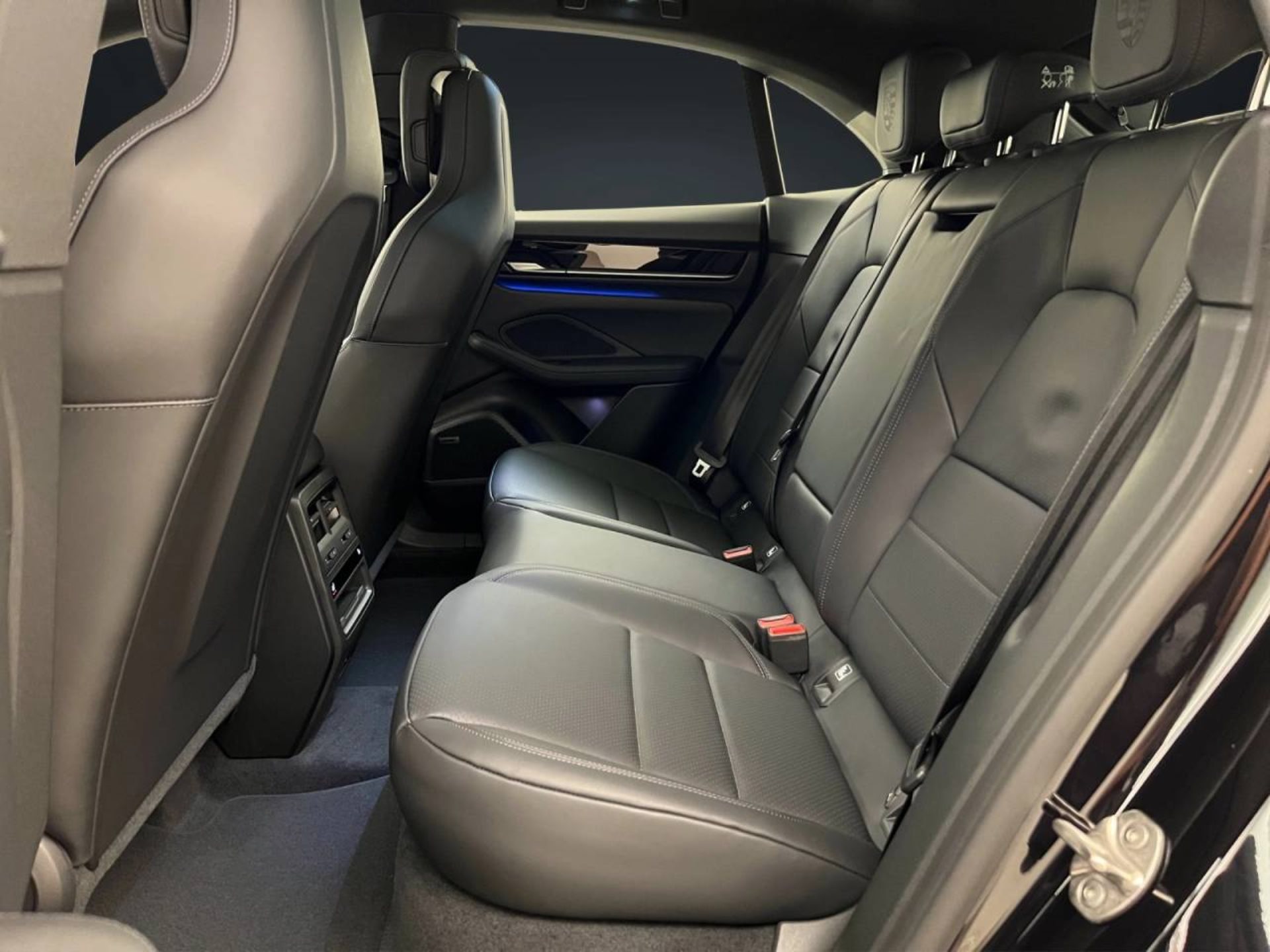 PORSCHE Macan 4S-image-8