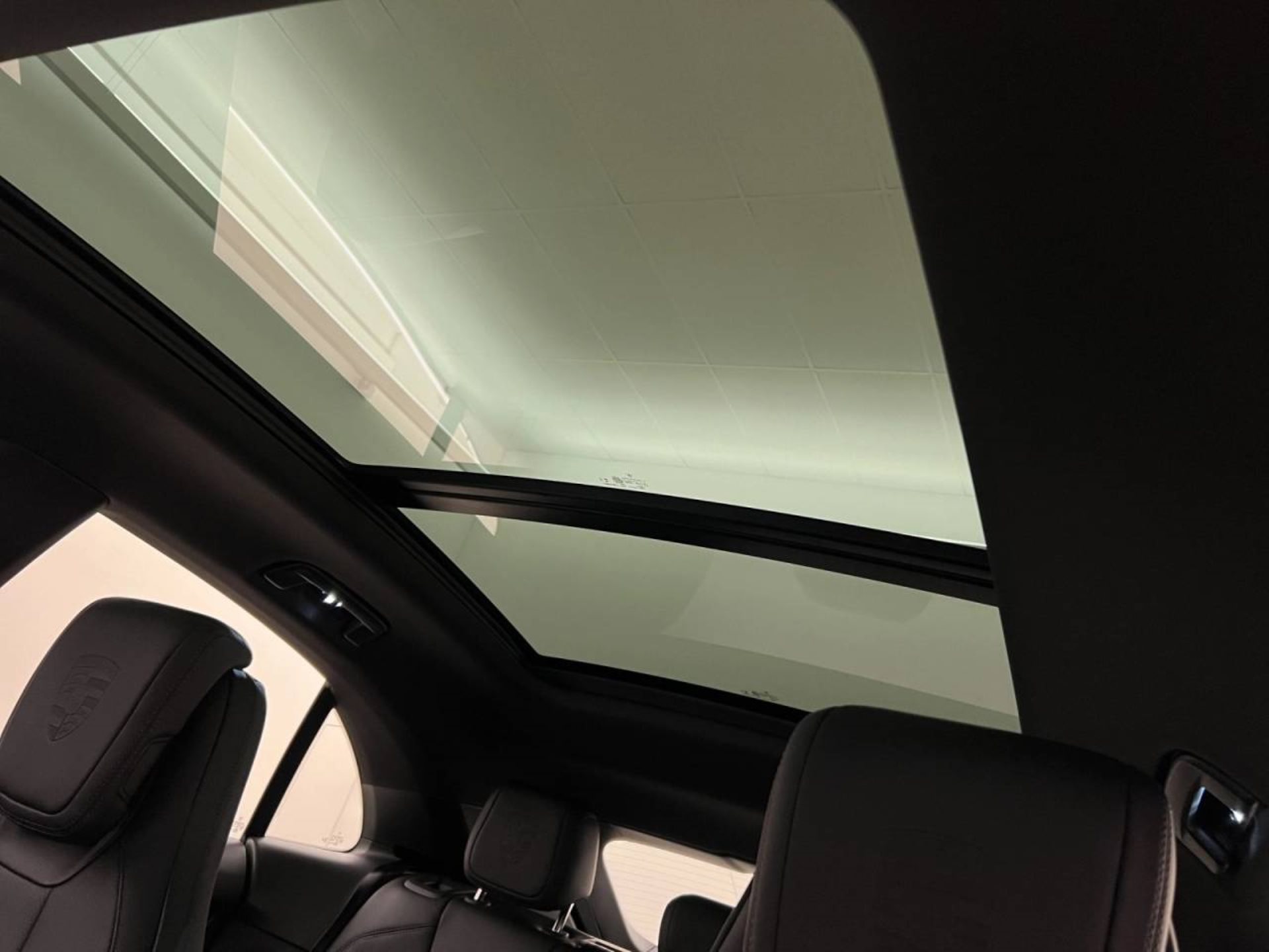 PORSCHE Macan 4S-image-13