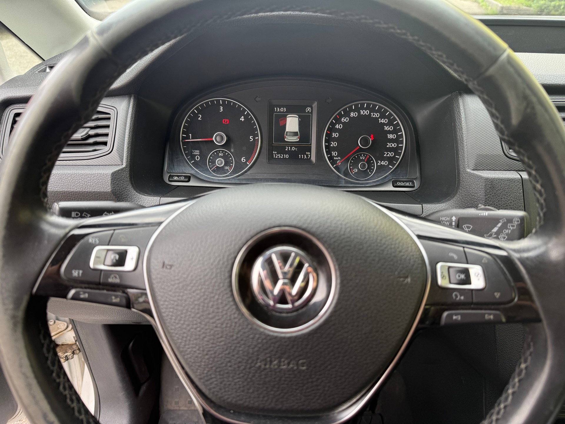 VW Caddy 2.0TDI 4Motion BlueMotion Technology-image-11