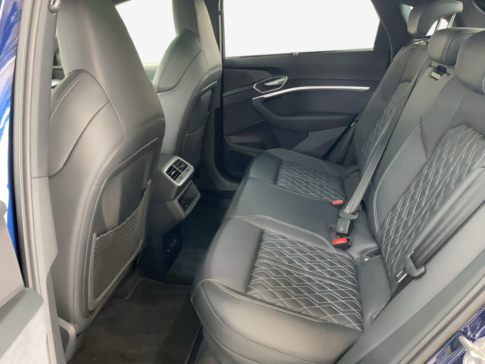 AUDI e-tron 55 Sportback S Line Black Edition quattro-image-11