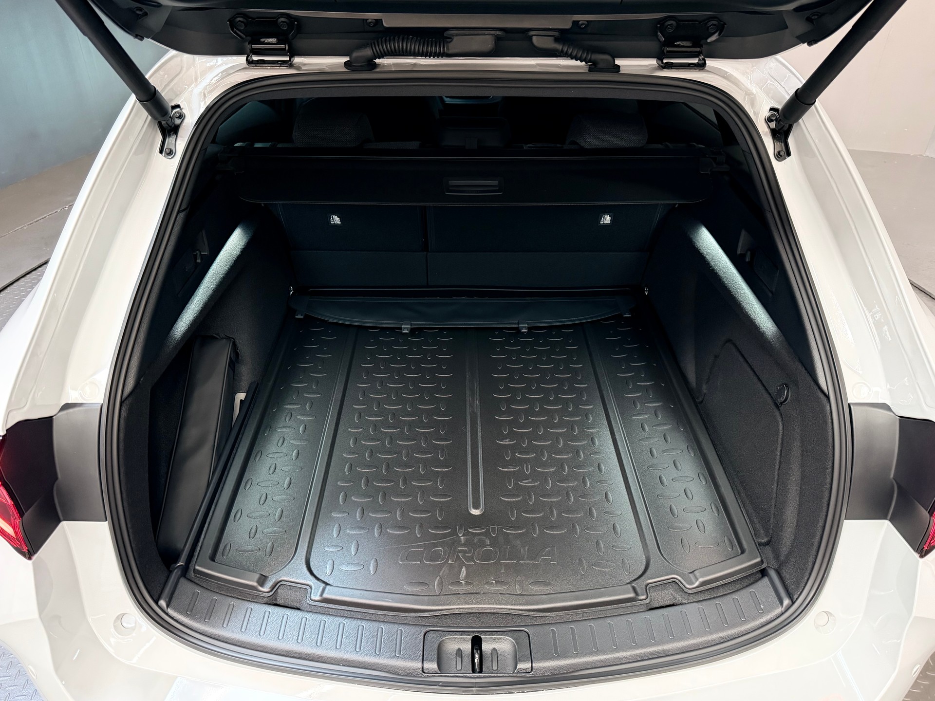 TOYOTA Corolla Touring Sports 2.0 HSD Trend e-CVT-image-11