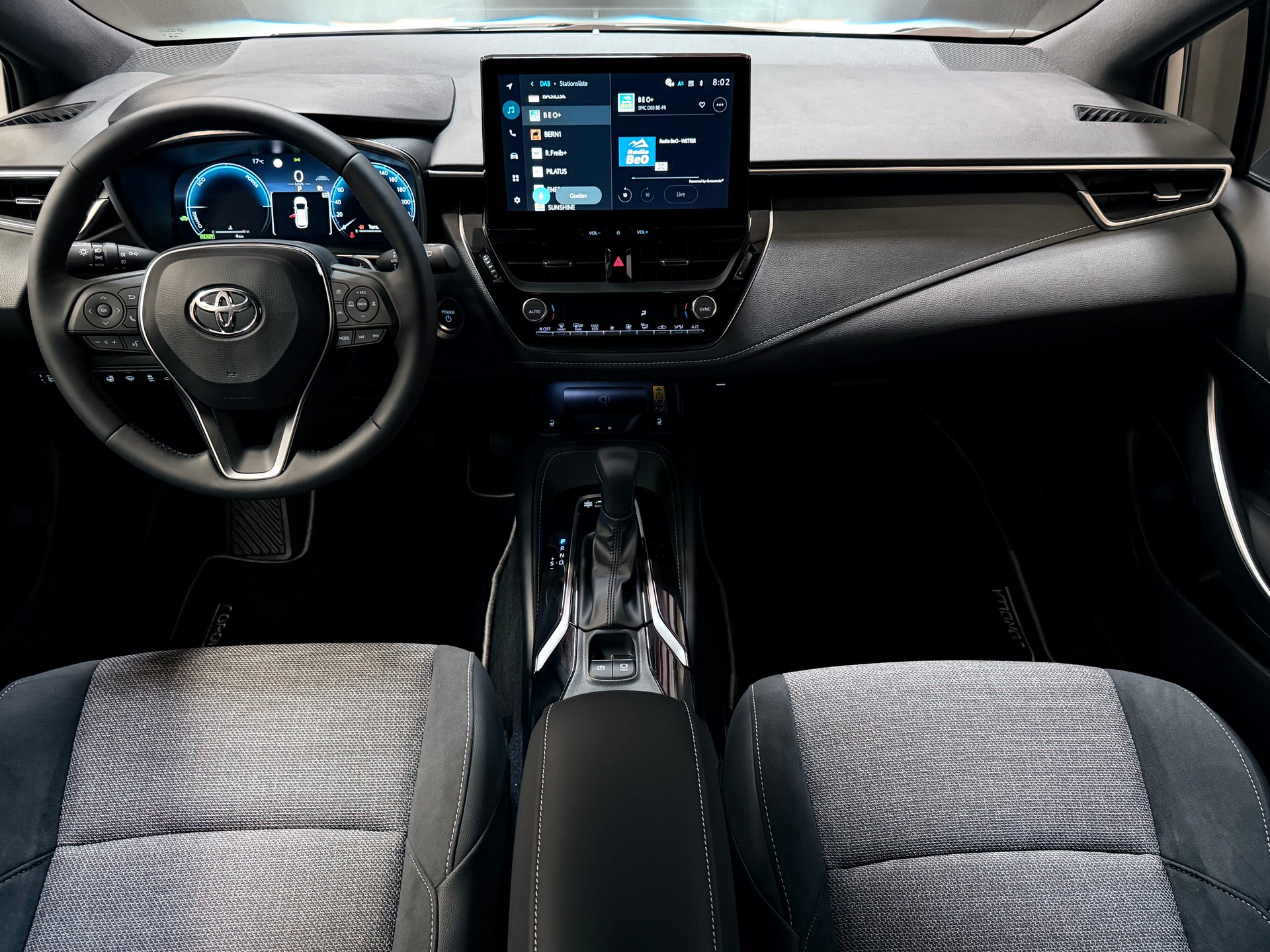 TOYOTA Corolla Touring Sports 2.0 HSD Trend e-CVT-image-16