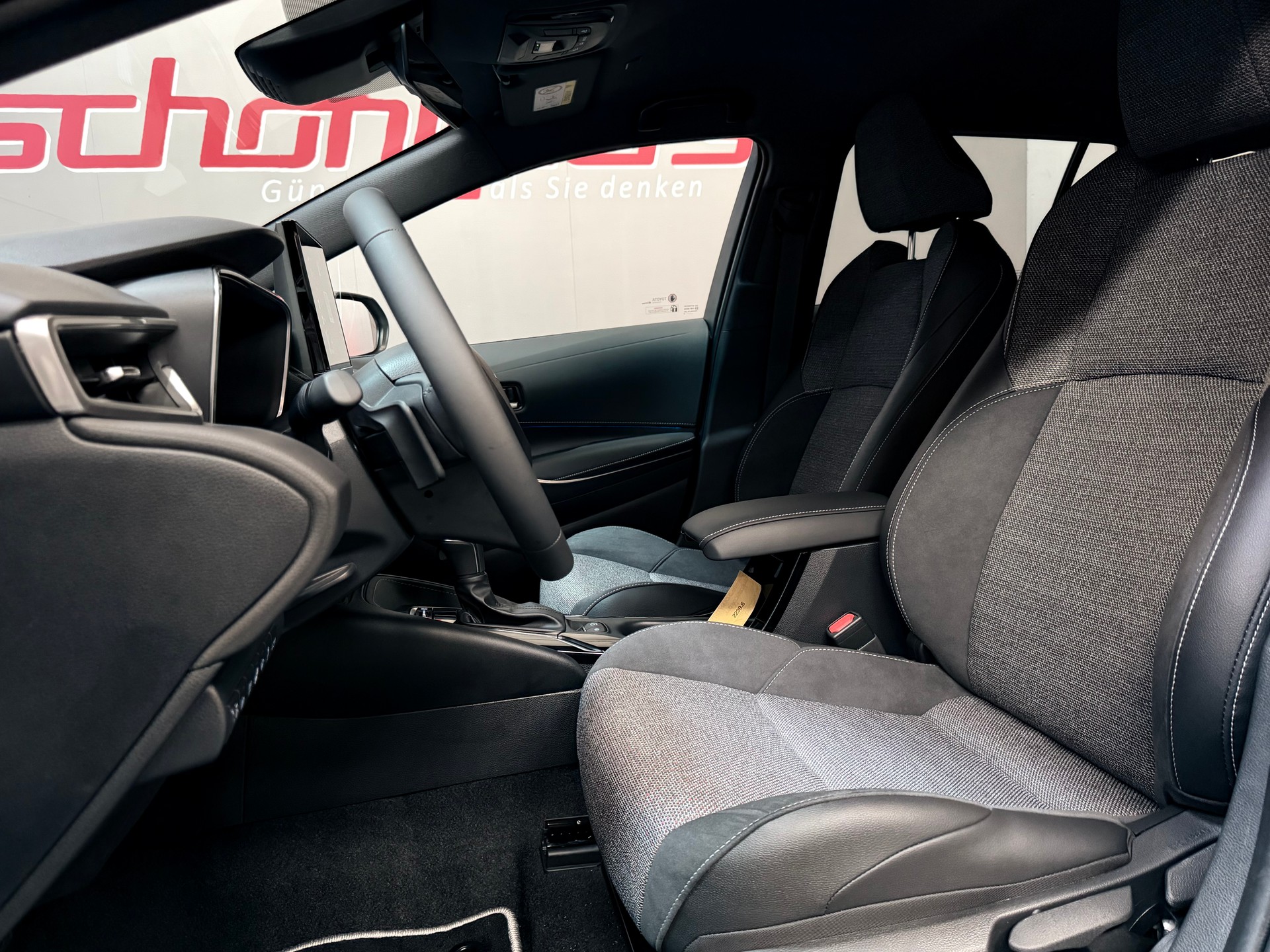 TOYOTA Corolla Touring Sports 2.0 HSD Trend e-CVT-image-13