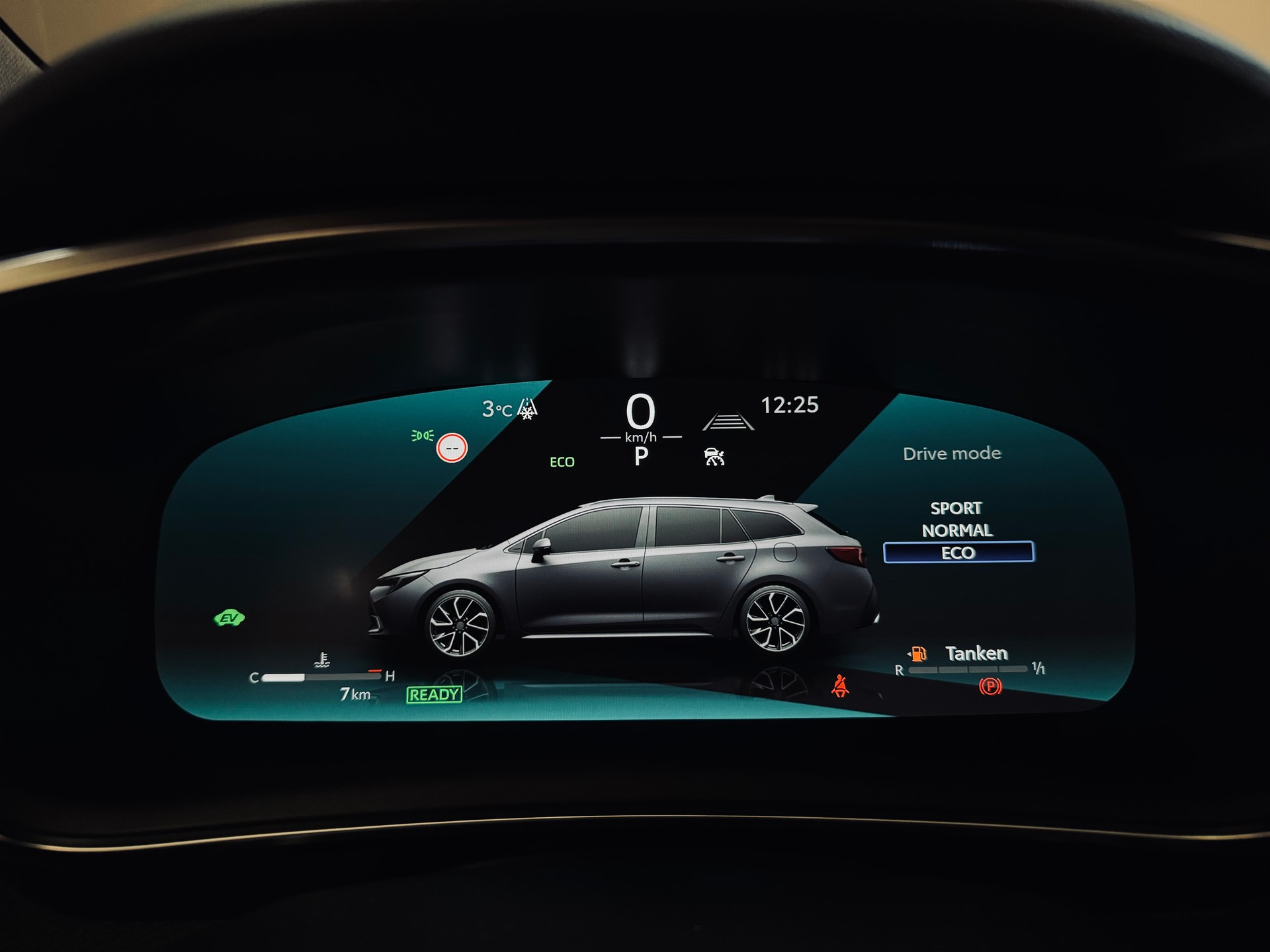 TOYOTA Corolla Touring Sports 2.0 HSD Trend e-CVT-image-23