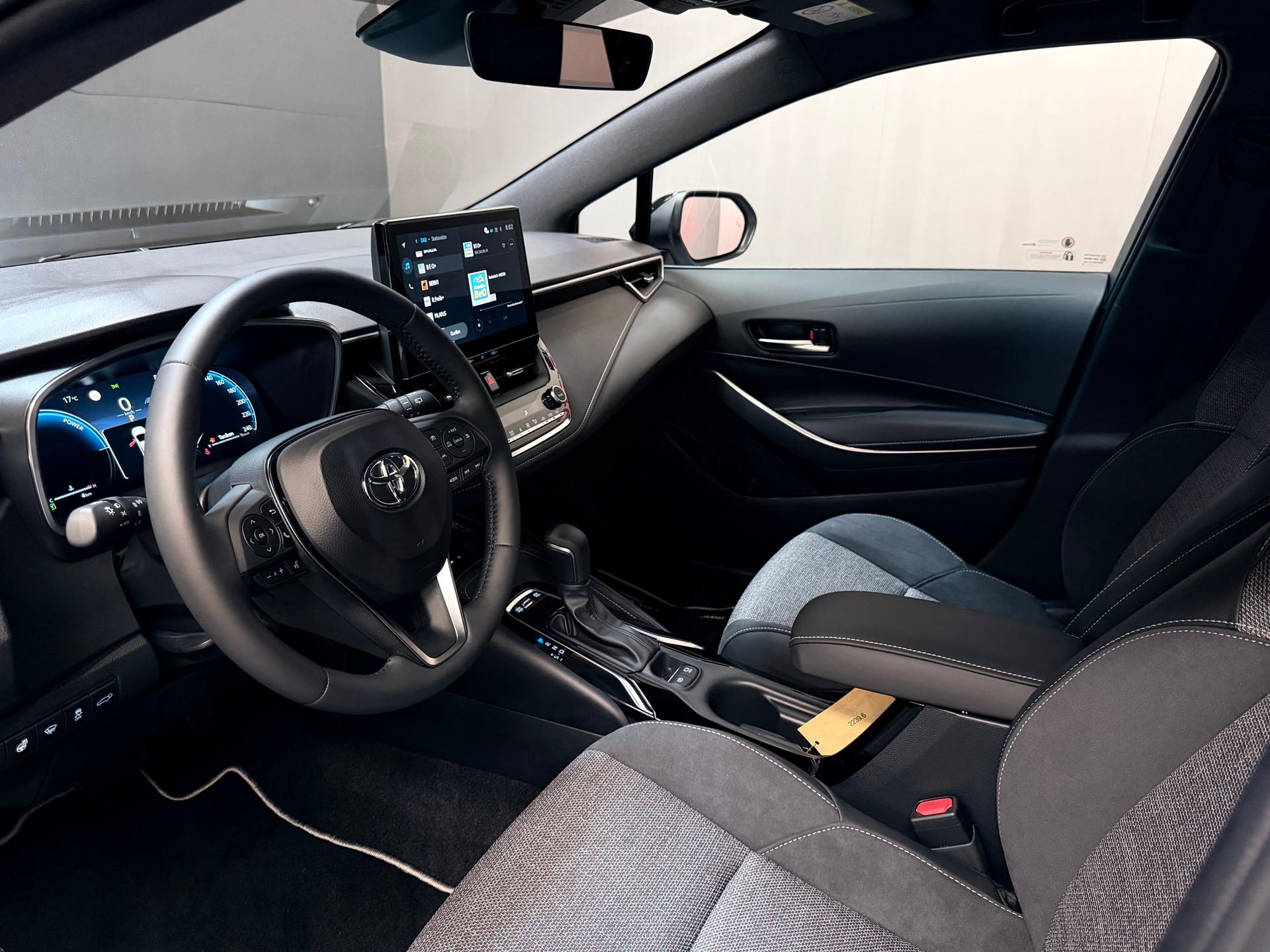 TOYOTA Corolla Touring Sports 2.0 HSD Trend e-CVT-image-14