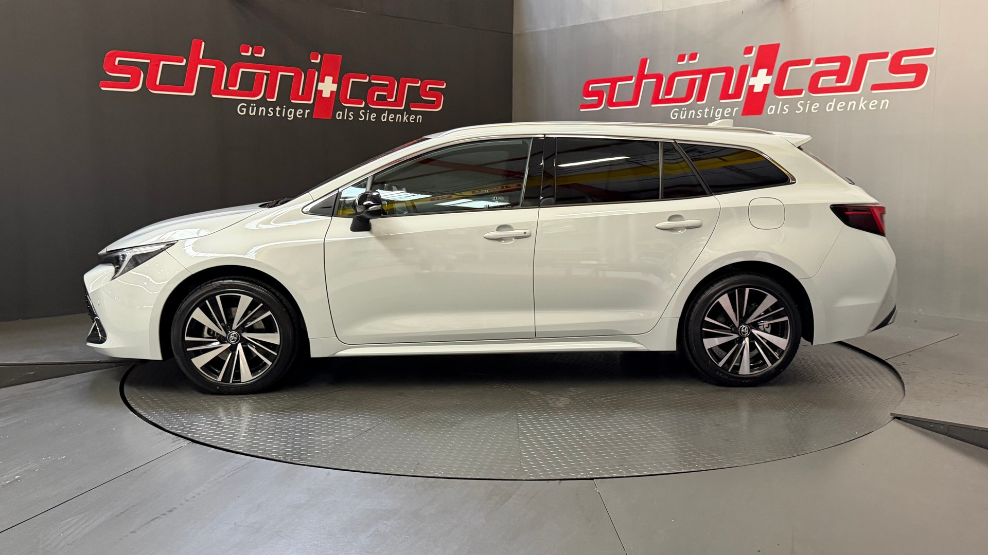 TOYOTA Corolla Touring Sports 2.0 HSD Trend e-CVT-image-2