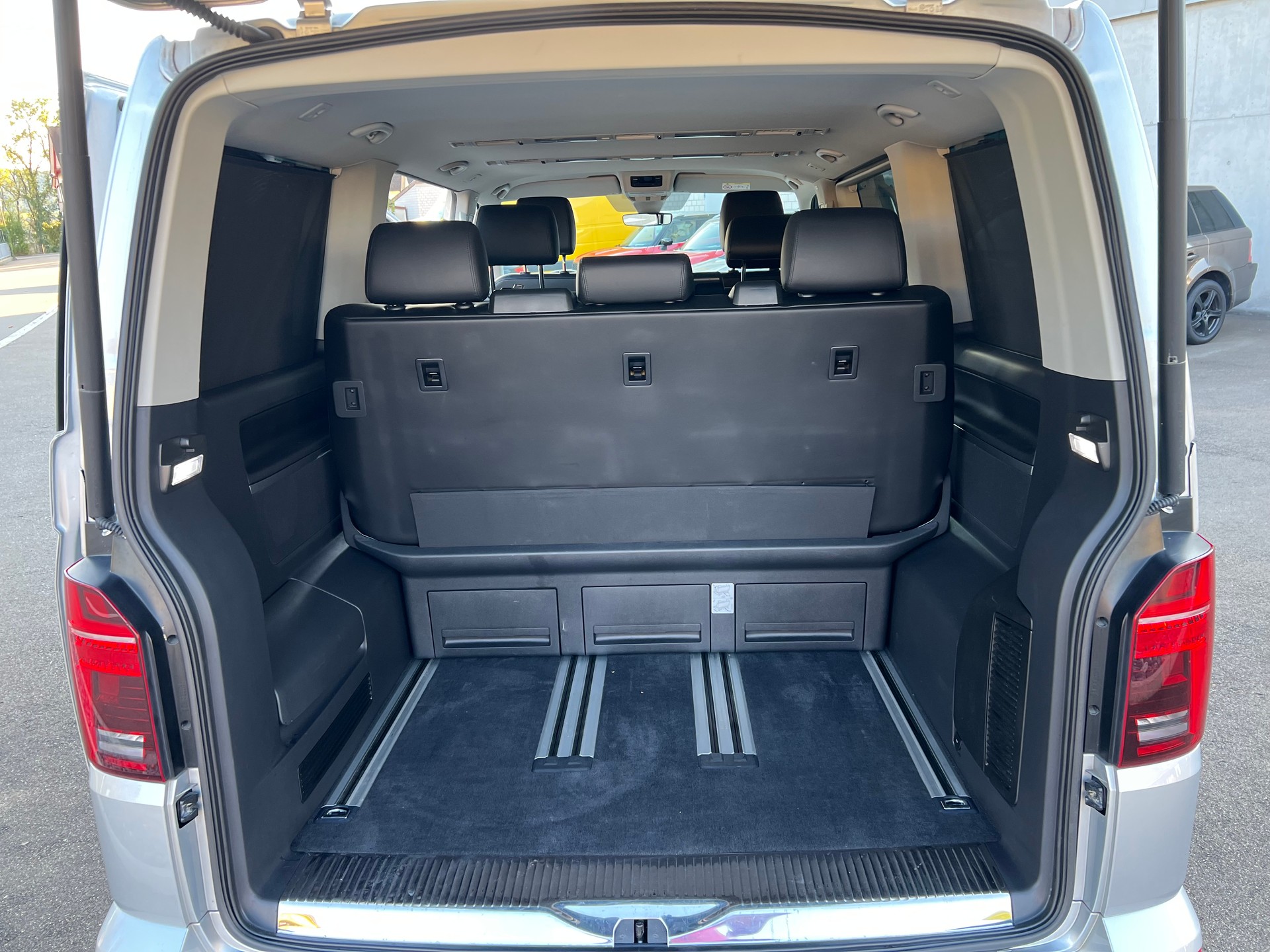 VW T6.1 Multivan 2.0 Bi-TDI Highline 4Motion DSG-image-19
