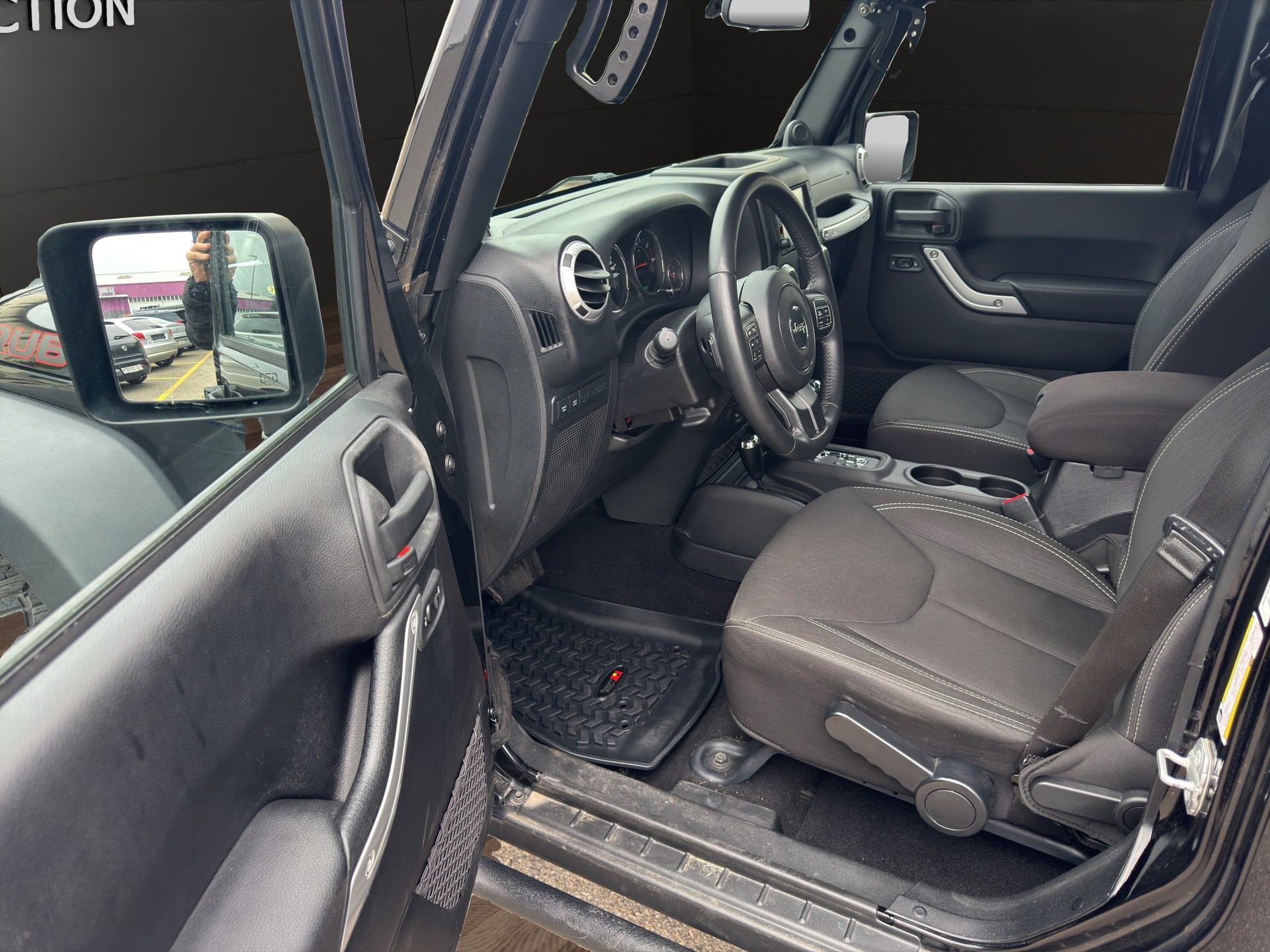 JEEP Wrangler 2.8CRD Unlimited Rubicon Automatic-image-9